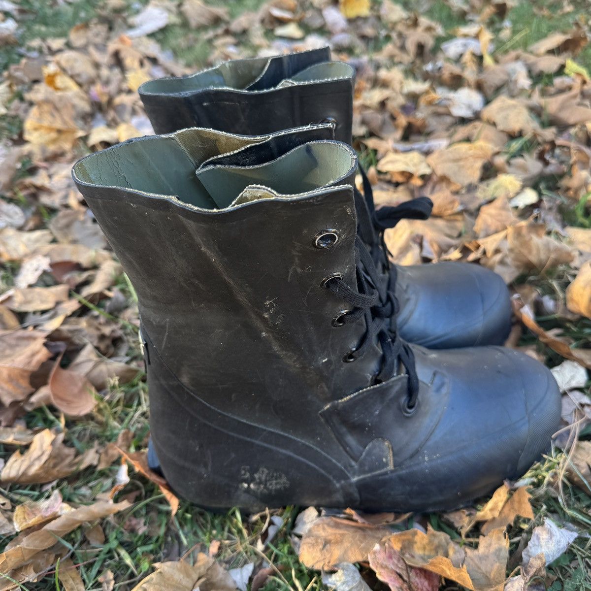 Vintage Vintage Military Bunny/Mickey Boots size 9N Size US 9 / EU 42 - 6 Thumbnail