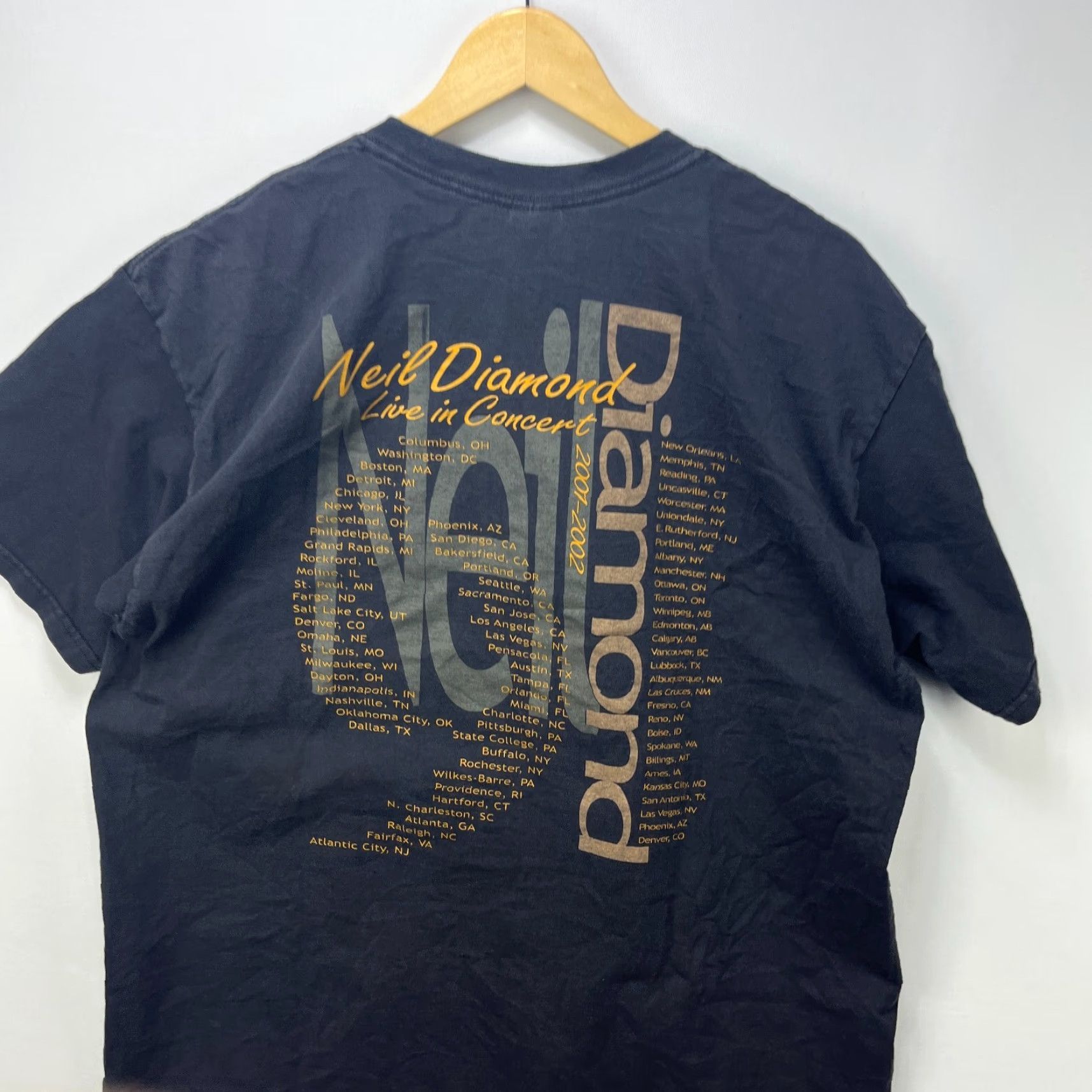 Vintage Vintage Neil Diamond Band Tour T-Shirt XL Black User: Vintage Neil Diamond Band Tour T-Shirt XL Black Size US XL / EU 56 / 4 - 7 Thumbnail
