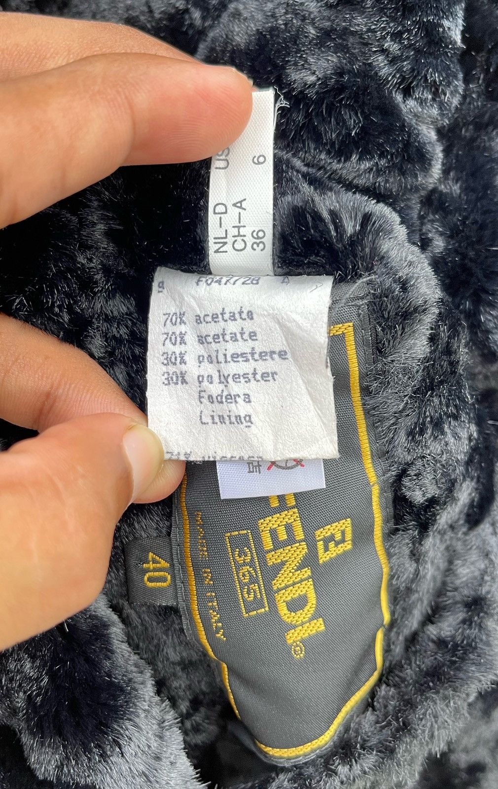 Fendi 🔥A/W 2004 FENDI ROMA 365 FAUX FUR REVERSIBLE JACKET Size US M / EU 48-50 / 2 - 19 Thumbnail
