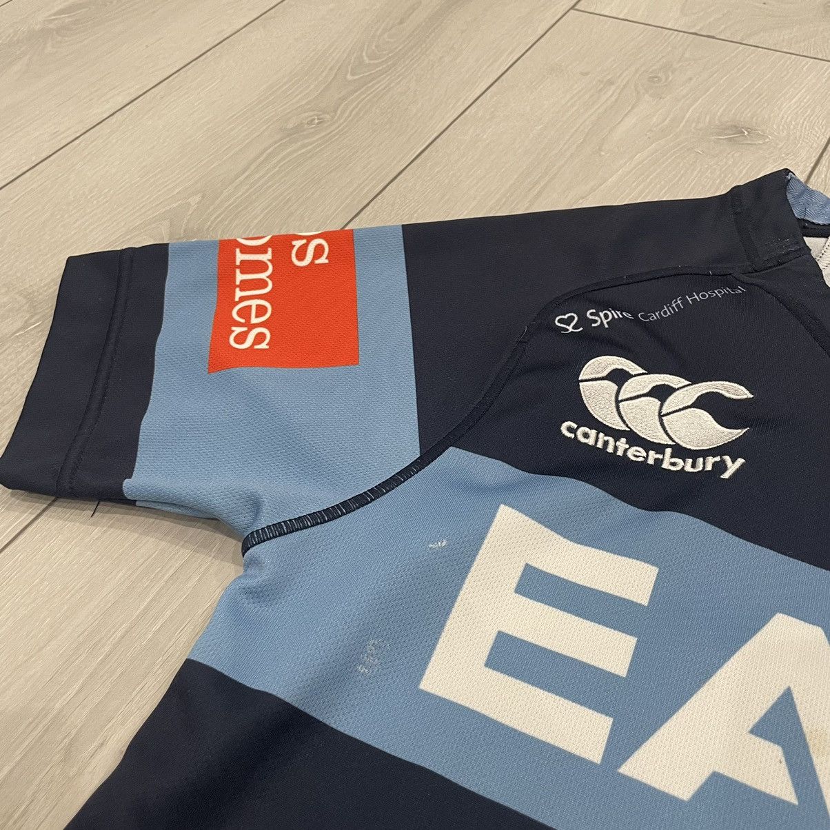 Canterbury of New Zealand Canterbury EADS CARDIFF blues JERSEY RUGBY capital shirt tee Size US S / EU 44-46 / 1 - 5 Thumbnail