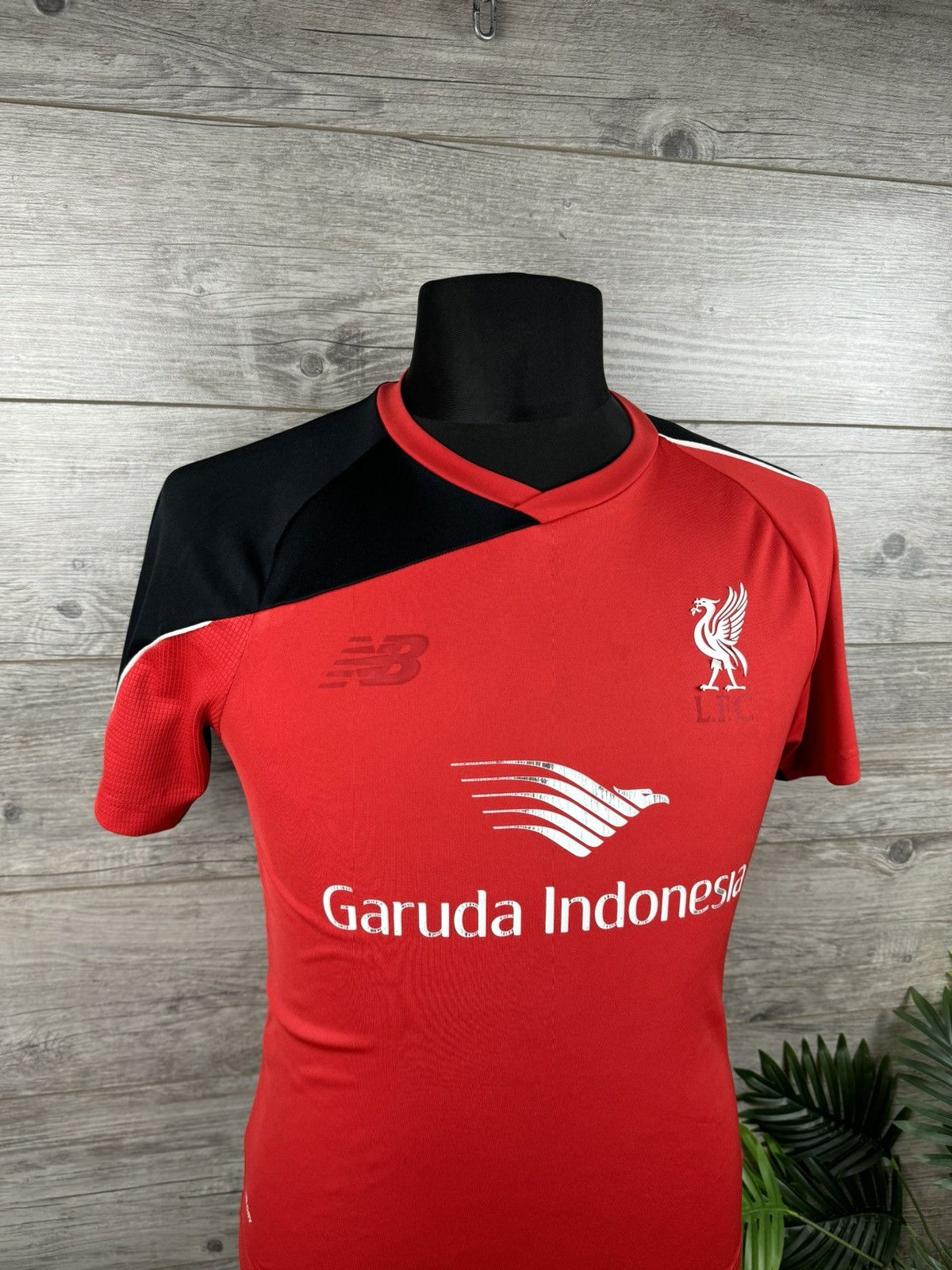 New Balance New Balance Liverpool Soccer Jersey Size M Size US M / EU 48-50 / 2 - 2 Thumbnail