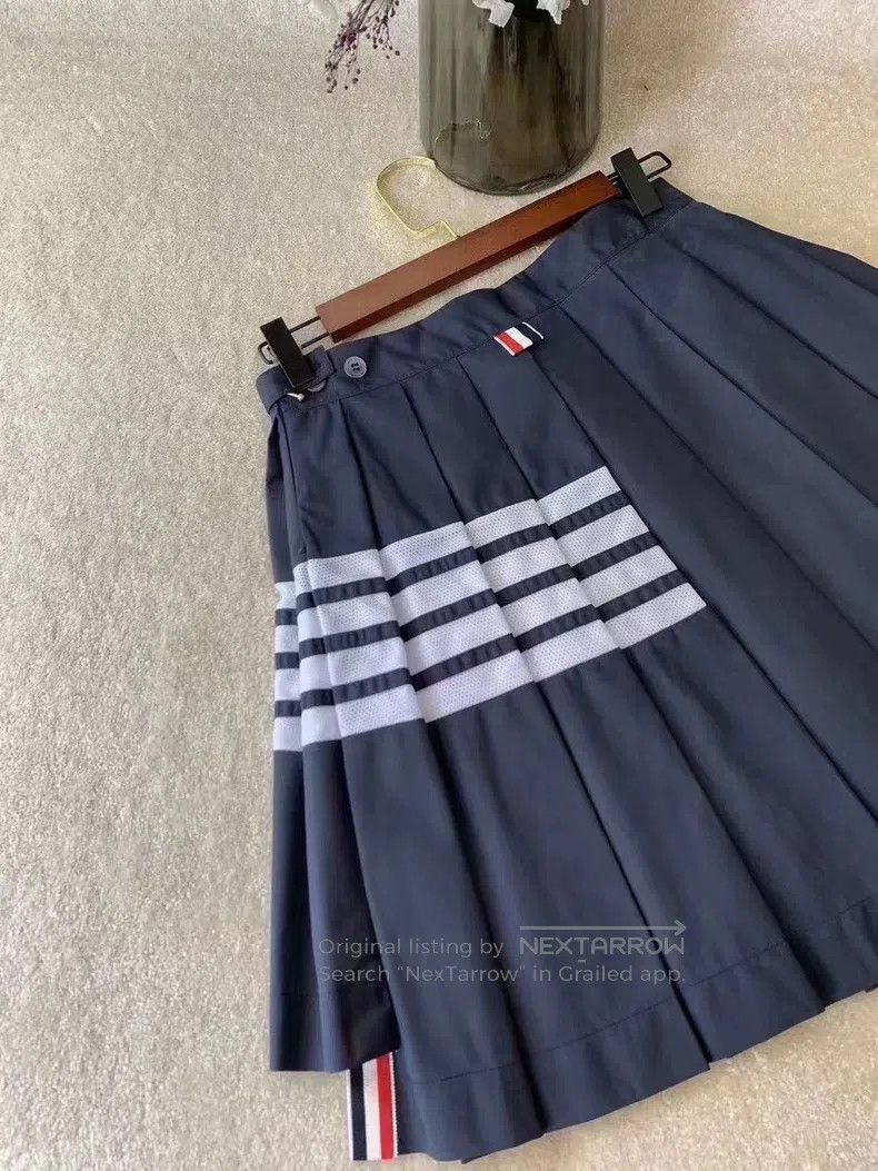 Thom Browne Thom Browne Ultra Classic Pleated Skirt Size 25" / US 0 / IT 36 - 4 Thumbnail