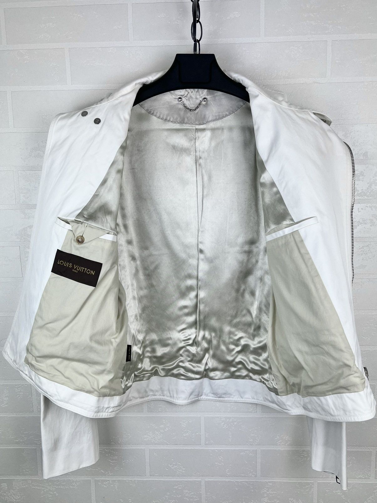Louis Vuitton LOUIS VUITTON Jacket Biker Cotton Zippers Pocket LV White Size US XL / EU 56 / 4 - 13 Thumbnail