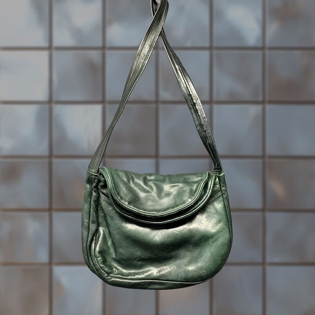 Vintage Leather Shoulder Bag Dark Green Flap Pocket Zip Compartments Medium Purse Womens Shoulder Bag Size ONE SIZE - 1 Thumbnail