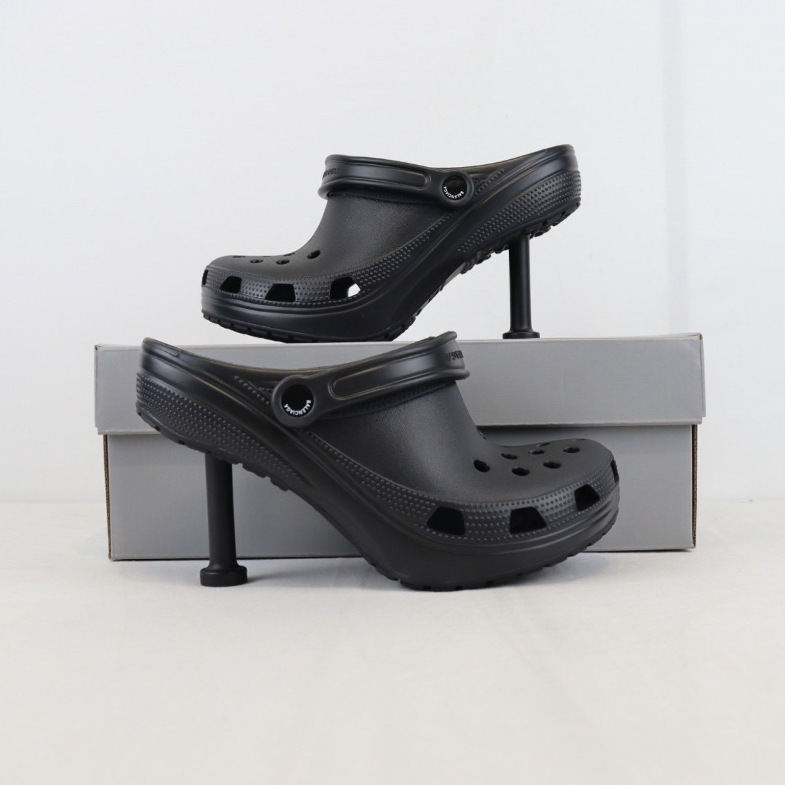 Balenciaga o1rshd1 Q:2 / Rubber Crocs Madame in Black Size US 7 / IT 37 - 8 Thumbnail