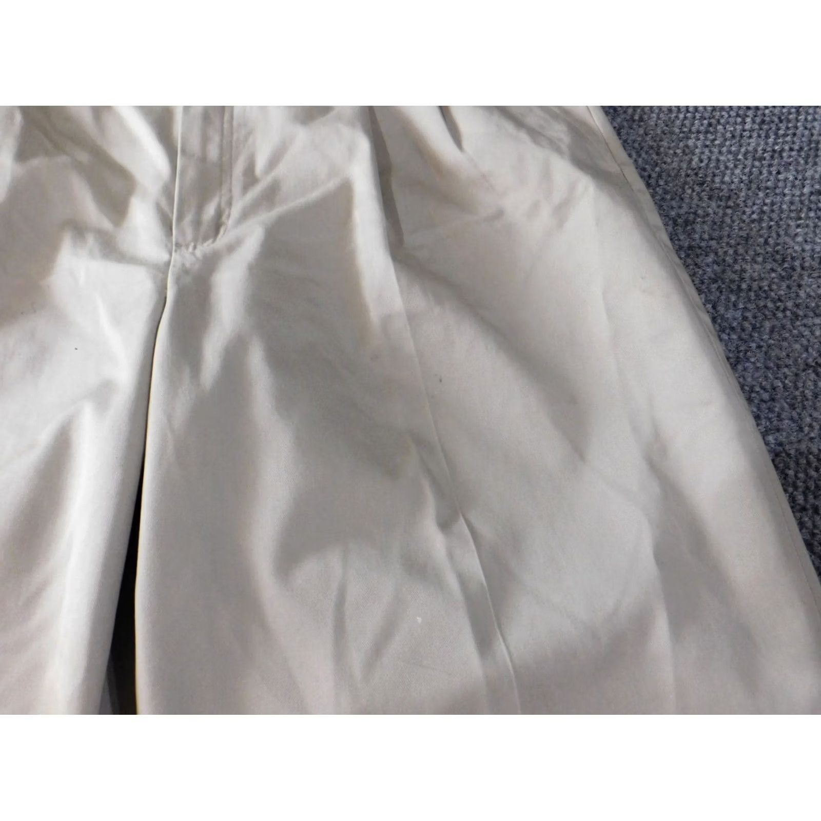Vintage LL Bean Pants Mens 38x29 Beige Straight Cuffed Natural Fit Pleated Chino Regular Logo 29 Inseam Store Vintage: No Size US 38 / EU 54 - 5 Thumbnail