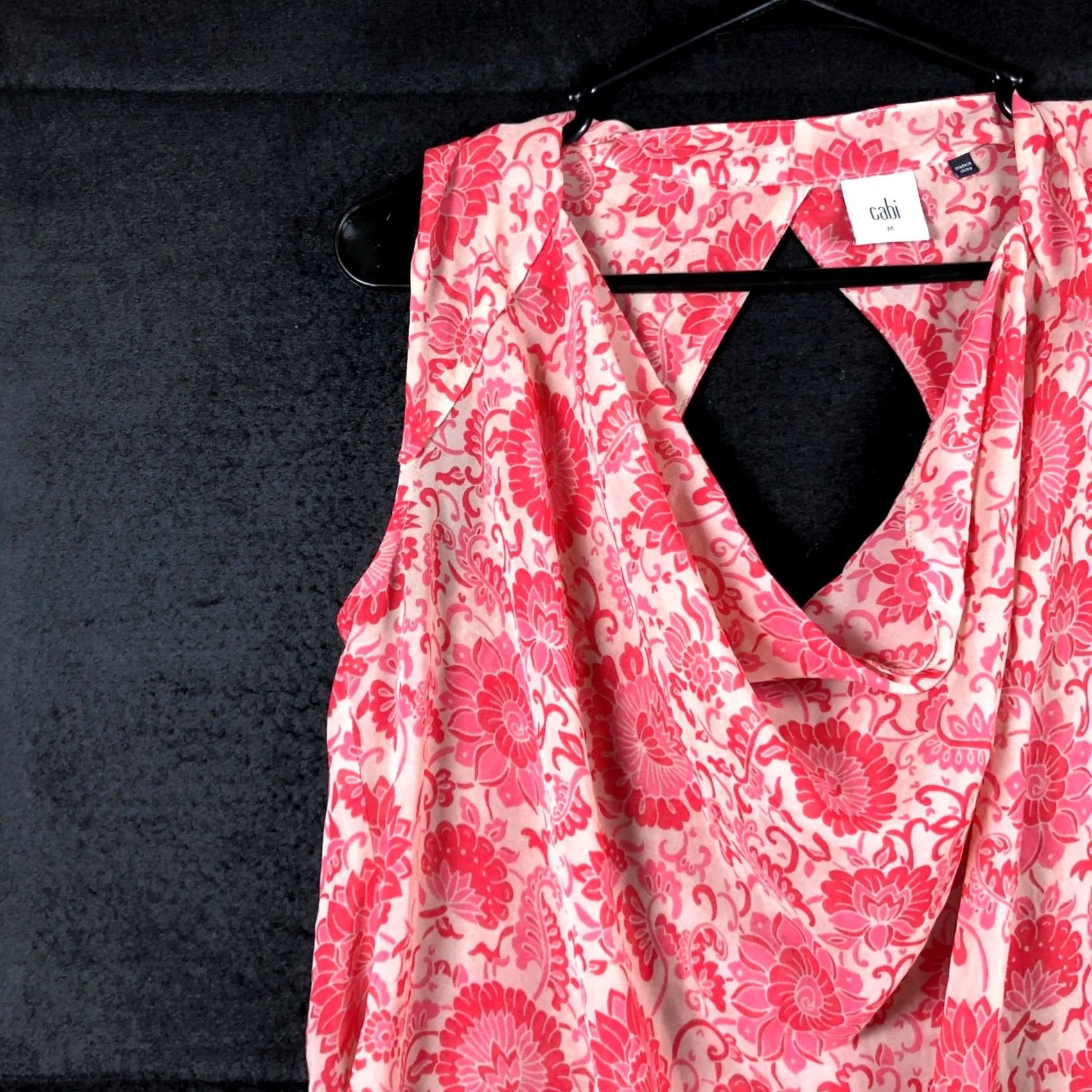 Vintage CAbi Blouse Pink Floral Crew Neck Sleeveless Open Key Hole Back Medium Womens Shirt Size M / US 6-8 / IT 42-44 - 4 Thumbnail