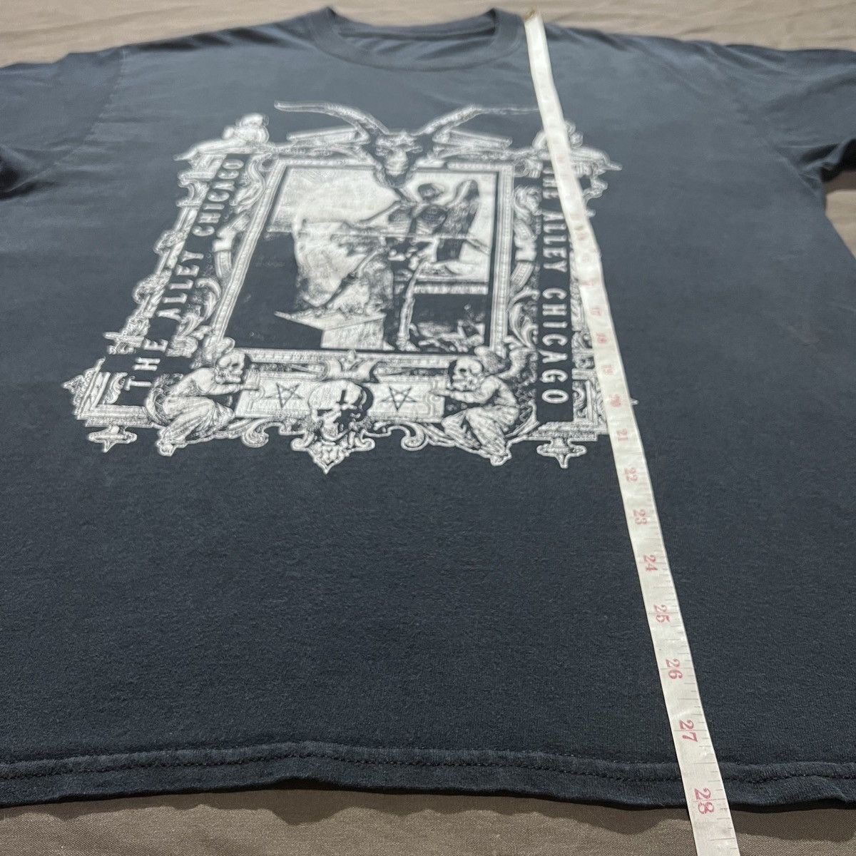 Vintage Y2K The Alley Chicago Metal T Shirt Faded Skull Gothic Punk Size US L / EU 52-54 / 3 - 7 Thumbnail
