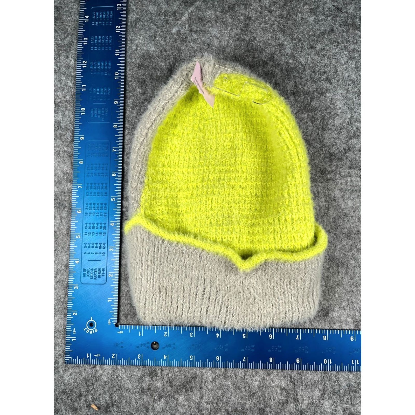 Vintage Wild Fable Beanie Women One Size Gray Yellow Knit Nylon Polyester Blend Ski NEW Hat Beanie Womens Beanie Ski Theme Fall Winter 2020s Girls Mens Size ONE SIZE - 4 Thumbnail