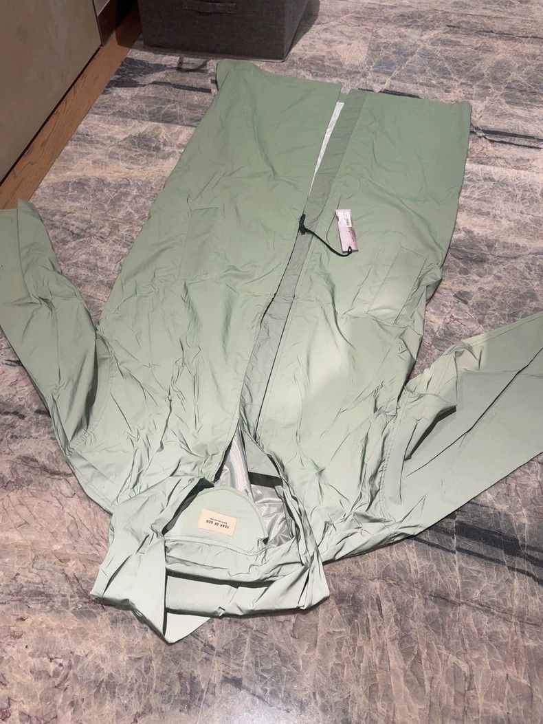 Fear of God Fear of God Green reflective raincoat Size US M / EU 48-50 / 2 - 3 Thumbnail