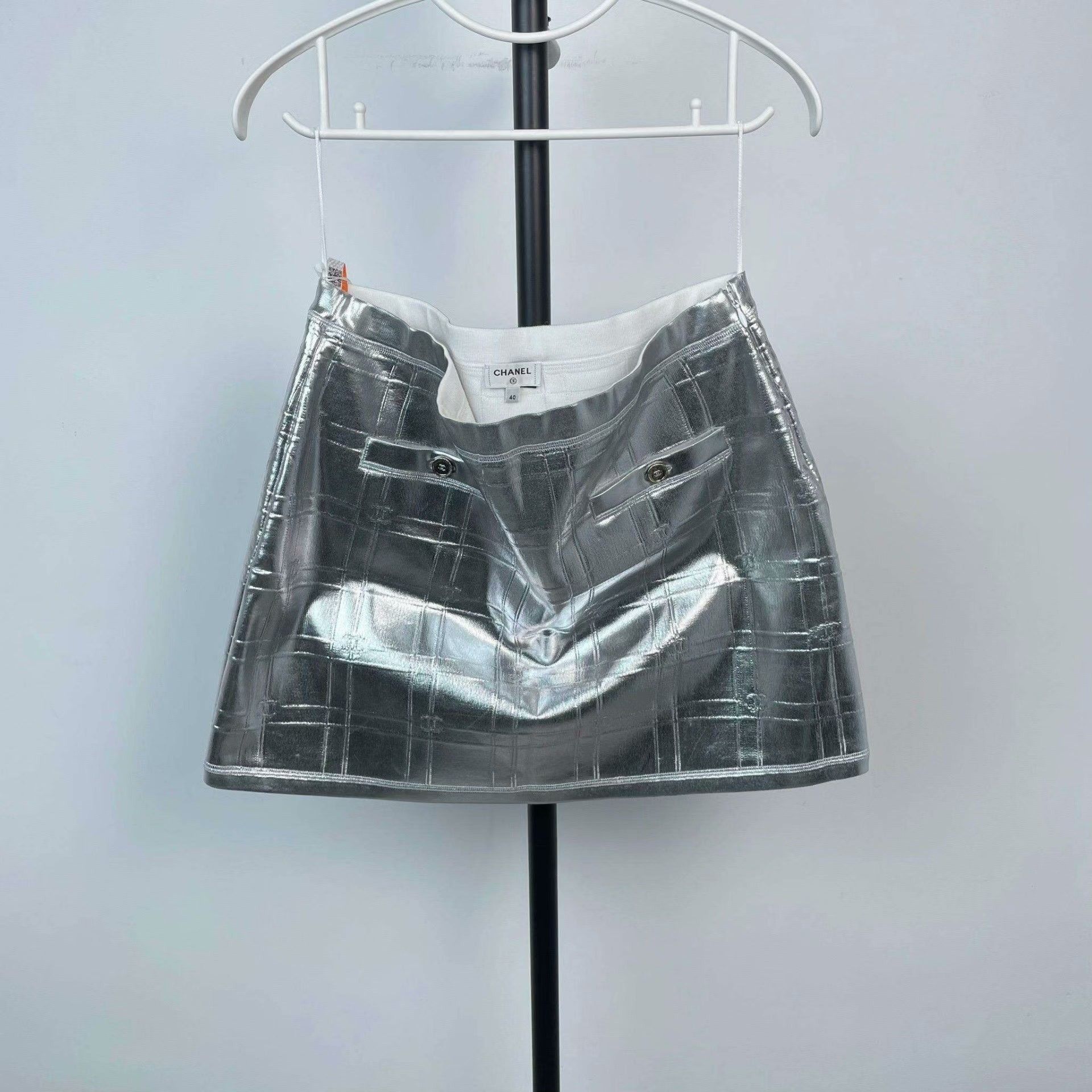 Chanel Chanel Silver Skirt 40 Women Size 40" / US 18 - 1 Thumbnail