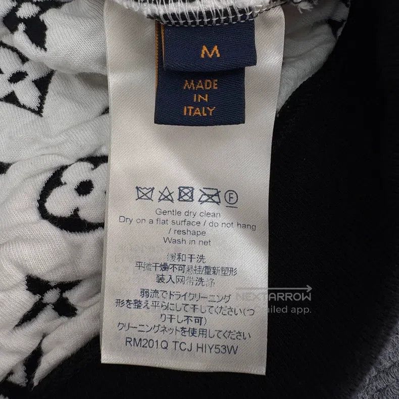 Louis Vuitton Louis Vuitton Black full-print logo sweatshirt Size US M / EU 48-50 / 2 - 7 Thumbnail