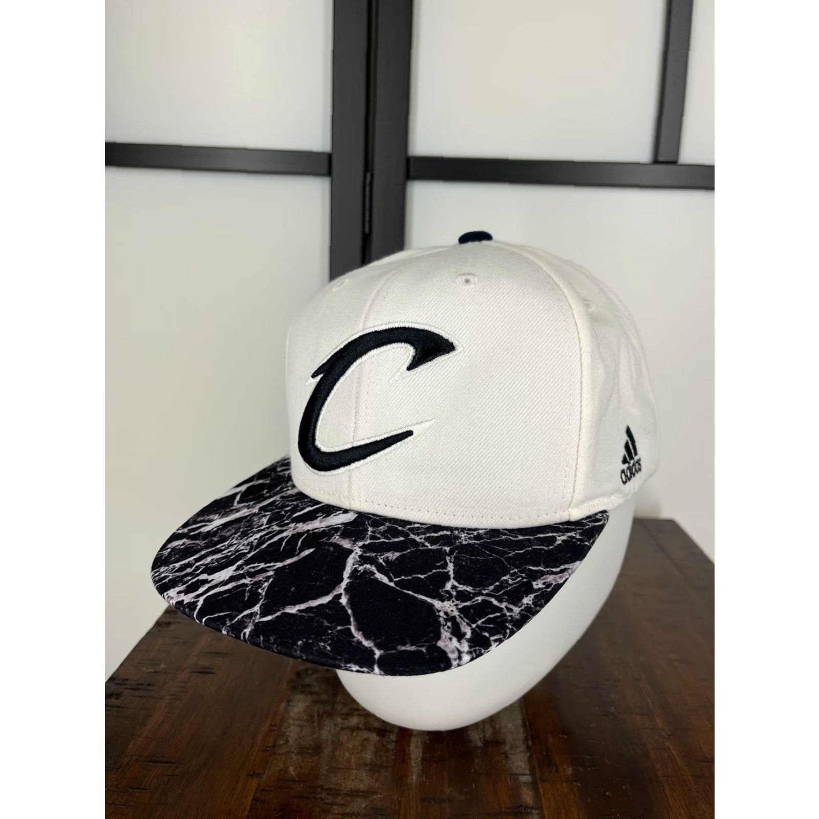 Adidas VINTAGE Adidas Cleveland Cavaliers Hat Cap Snap Back Adult One Size White Wool Blend Acrylic Twill Logo Adjustable Men Hats Men Size ONE SIZE - 4 Thumbnail