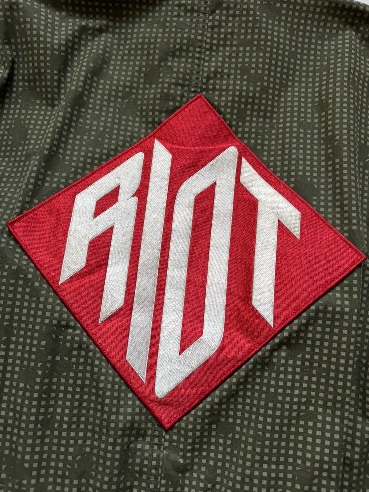 Supreme 2014 Riot Parka in Night Camo Size US L / EU 52-54 / 3 - 3 Thumbnail