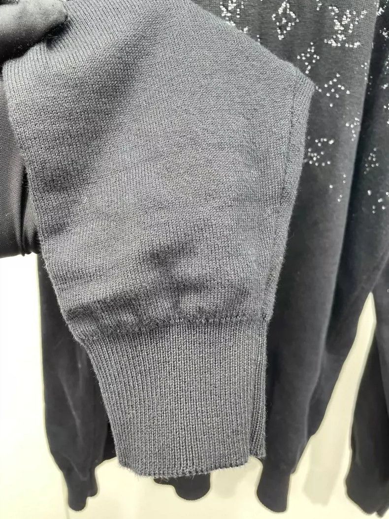 Louis Vuitton LOUIS VUITTON Black gradient logo knit sweater 2504-Nextarr Size US S / EU 44-46 / 1 - 3 Thumbnail