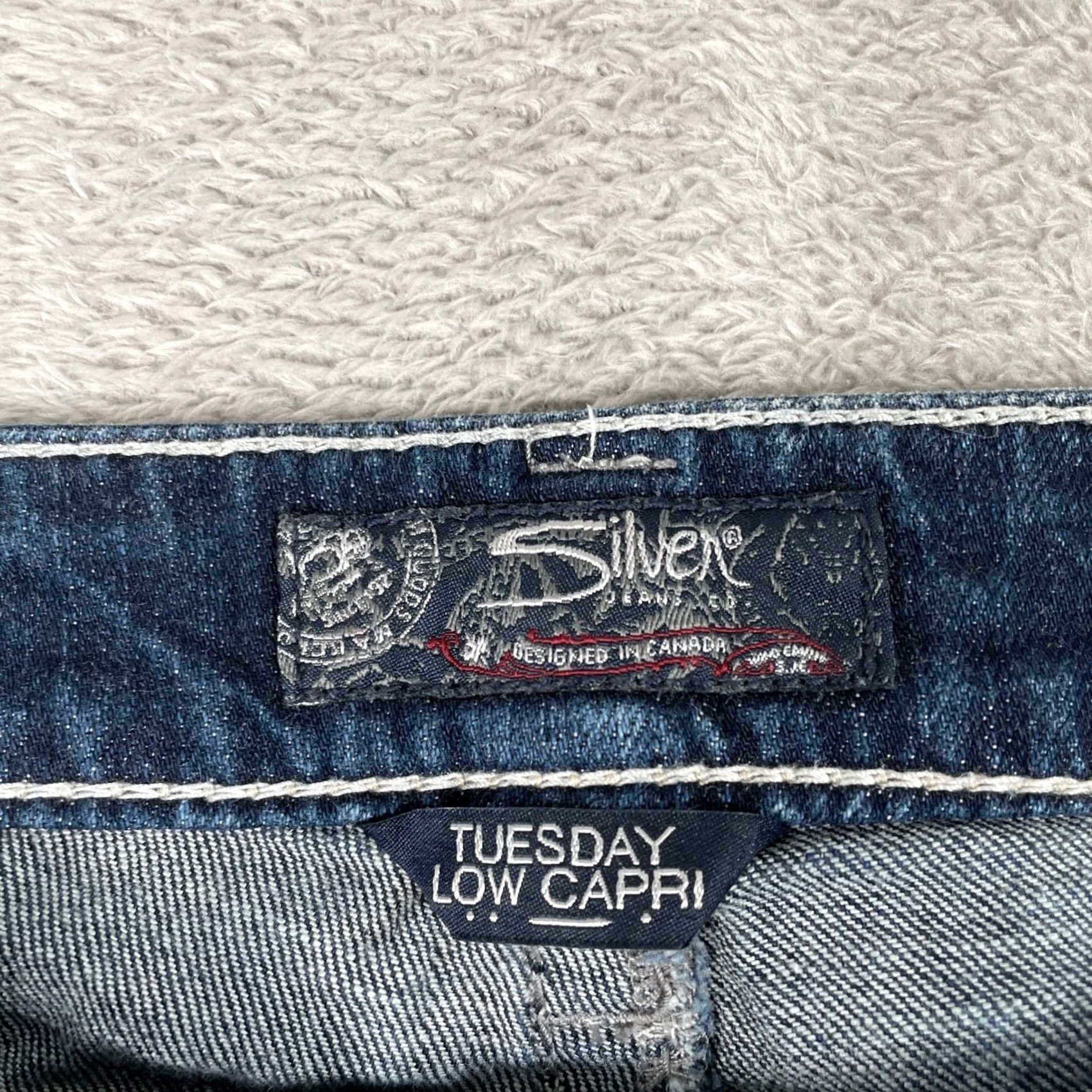 Silver Jeans Co. Silver Jeans Tuesday Capri Jeans Womens W29 Blue Low Embroidered Pocket Distressed Y2K Size 29" - 4 Thumbnail