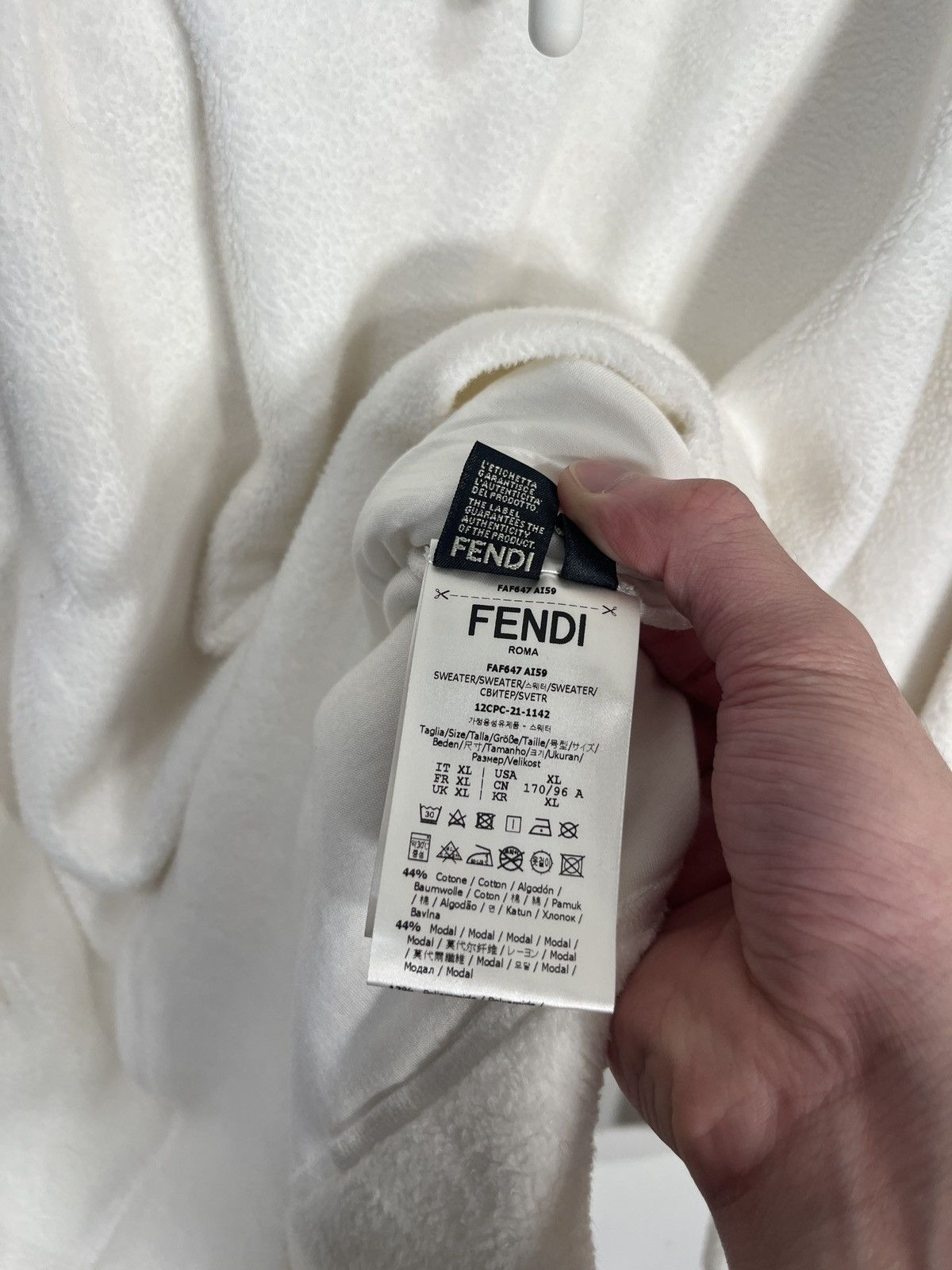 Fendi Fendi white furry quarter zip hoodie Size US XL / EU 56 / 4 - 9 Thumbnail
