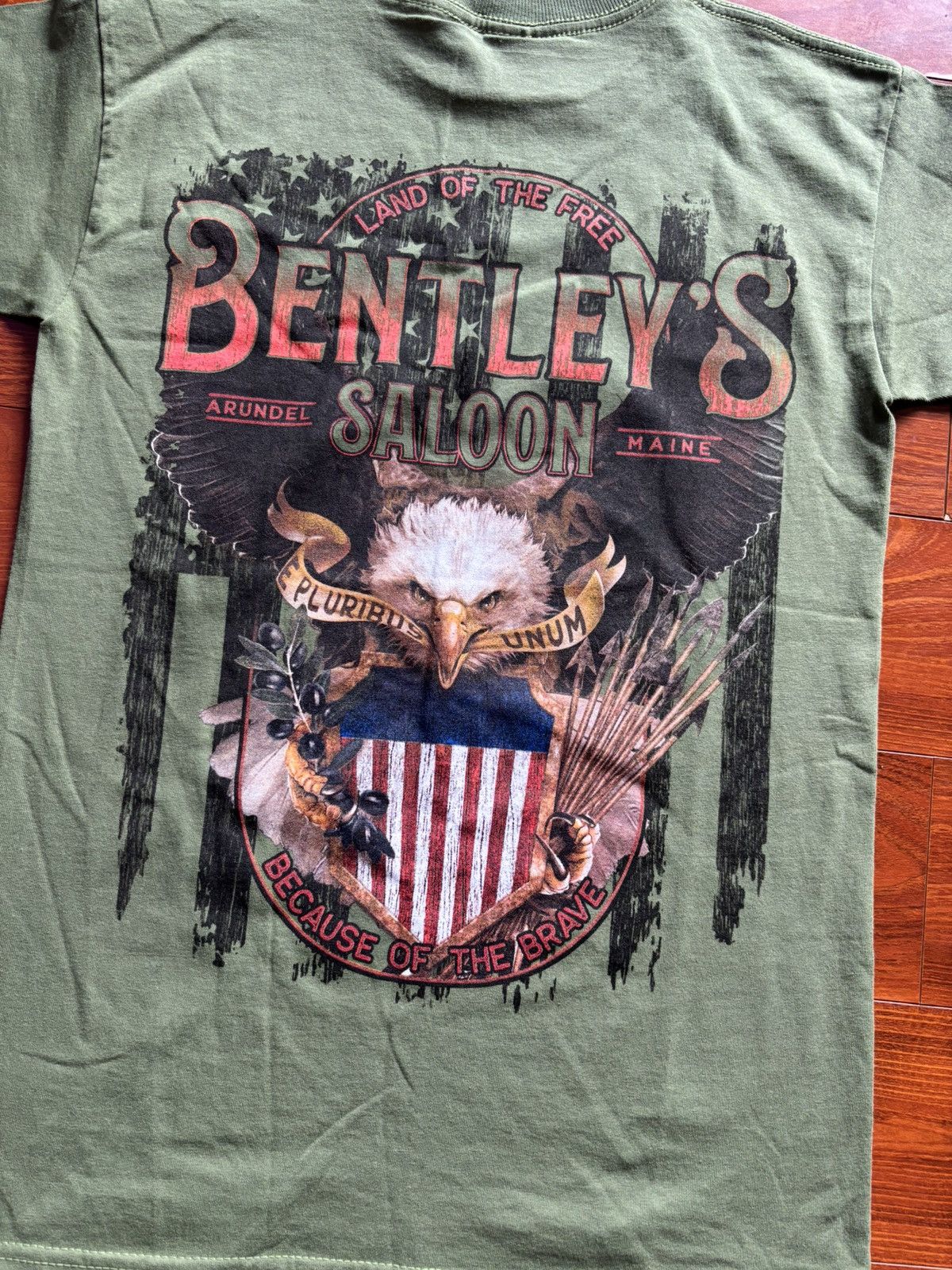 Bentley S - Vintage Bayside Bentleys Saloon Tee Size US S / EU 44-46 / 1 - 4 Thumbnail