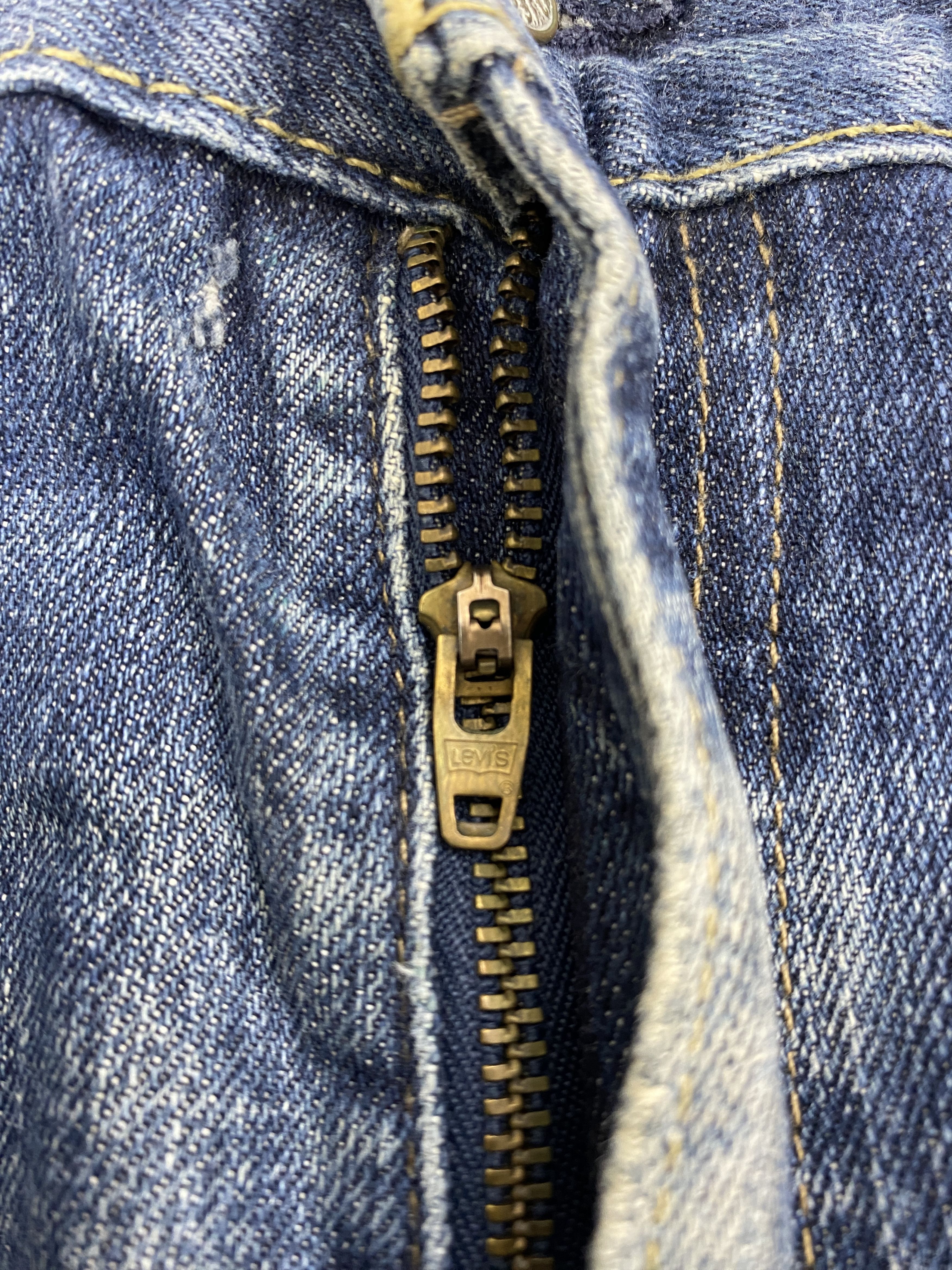 Levi's × Vintage Vintage Distressed Levis 559 Faded Blue Jeans Size US 35 - 13 Thumbnail