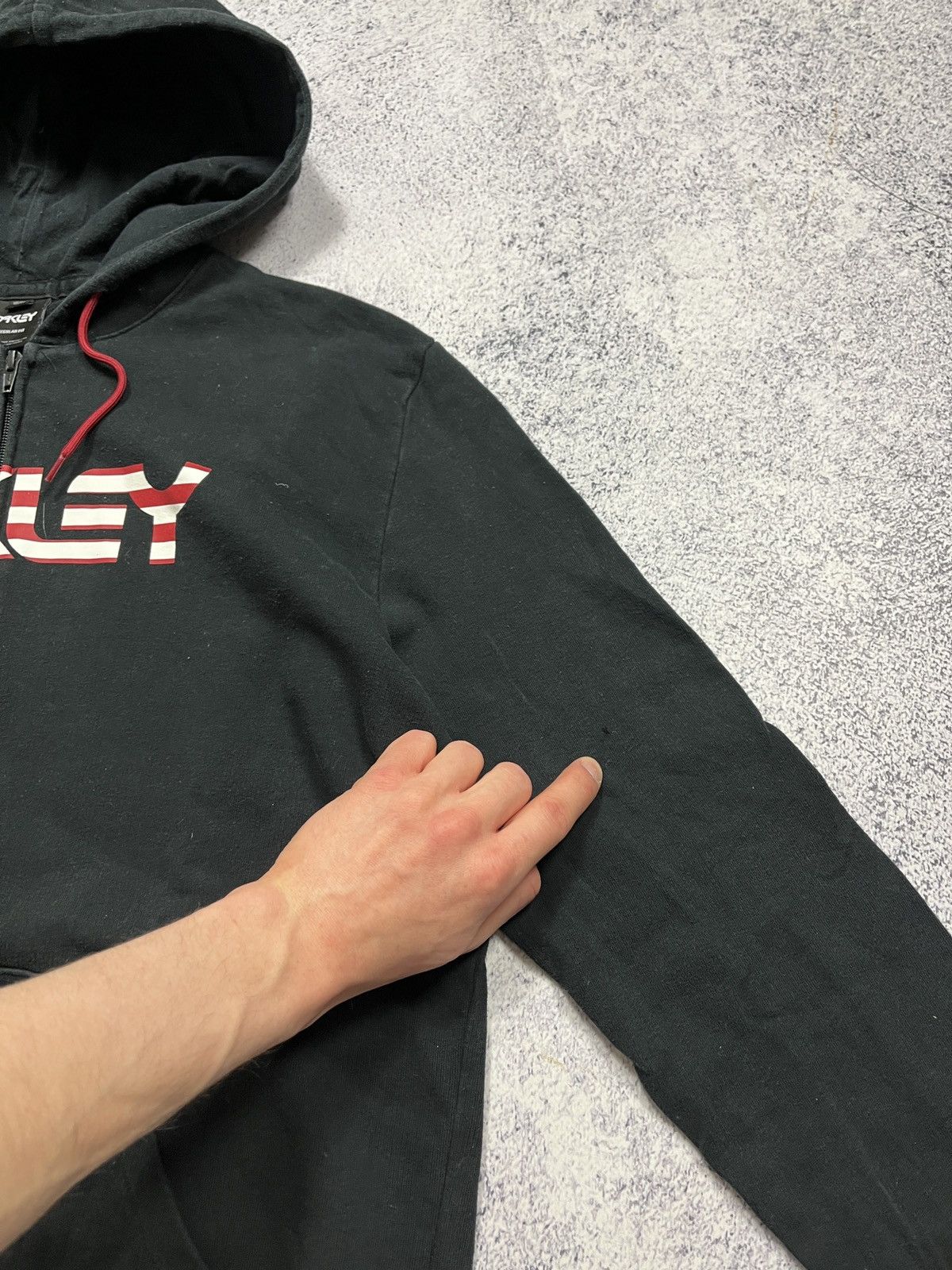 Oakley Vintage Oakley Big Logo USA Flag Zip-Up Hoodie Hype Y2k Size US L / EU 52-54 / 3 - 8 Thumbnail