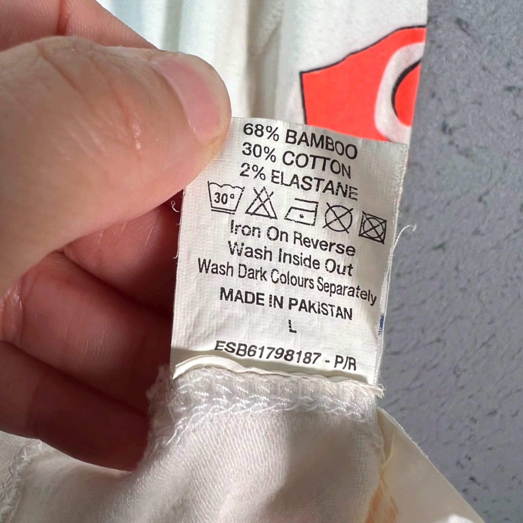 Vintage VINTAGE Vodafone McLaren Mercedes Formula 1 Racing Long Sleeve T Shirt White Size US L / EU 52-54 / 3 - 4 Thumbnail