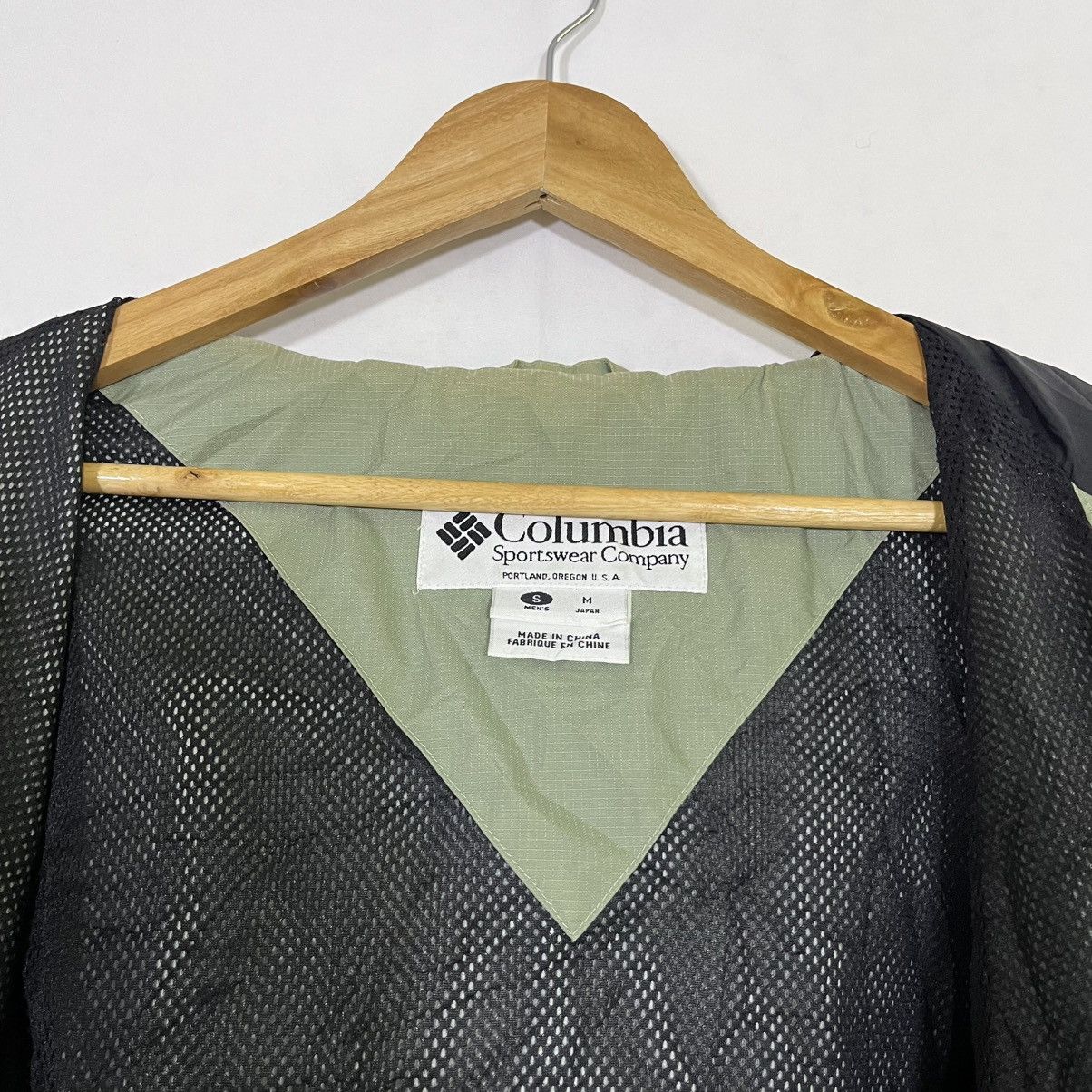 Columbia VTG COLUMBIA PACKABLE WINDBREAKER Size US L / EU 52-54 / 3 - 5 Thumbnail