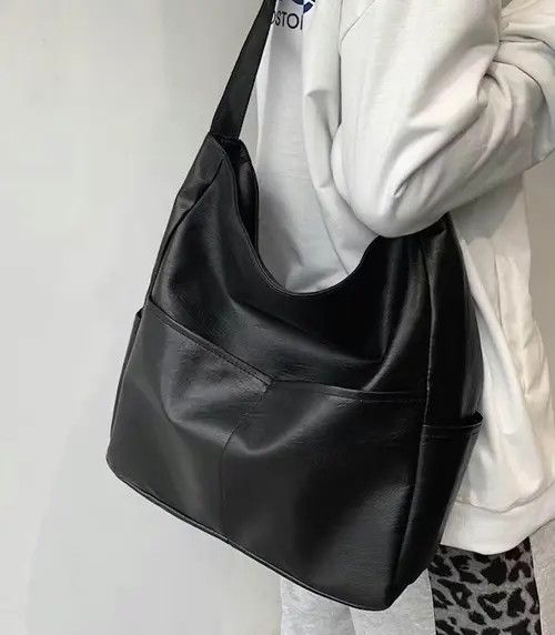 Fashion Shoulder Bag Messenger Bag in Black, Men's