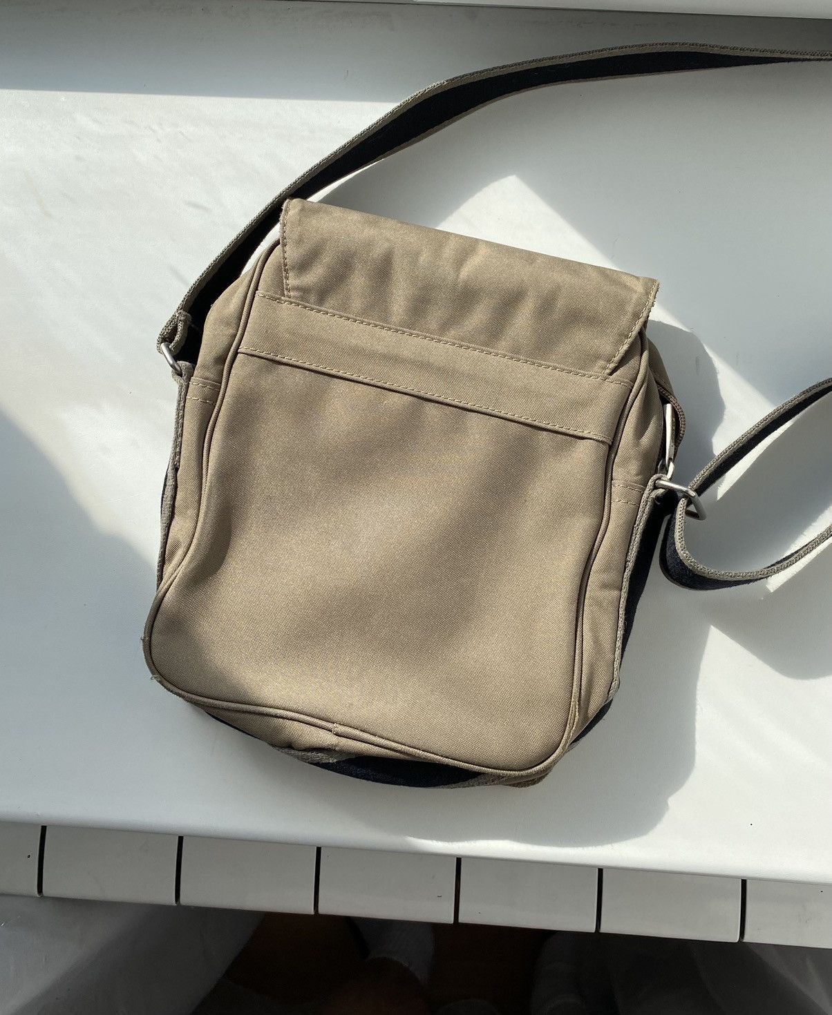 Lacoste Lacoste messenger shoulder bag brown colr with vintage strap Size ONE SIZE - 4 Thumbnail