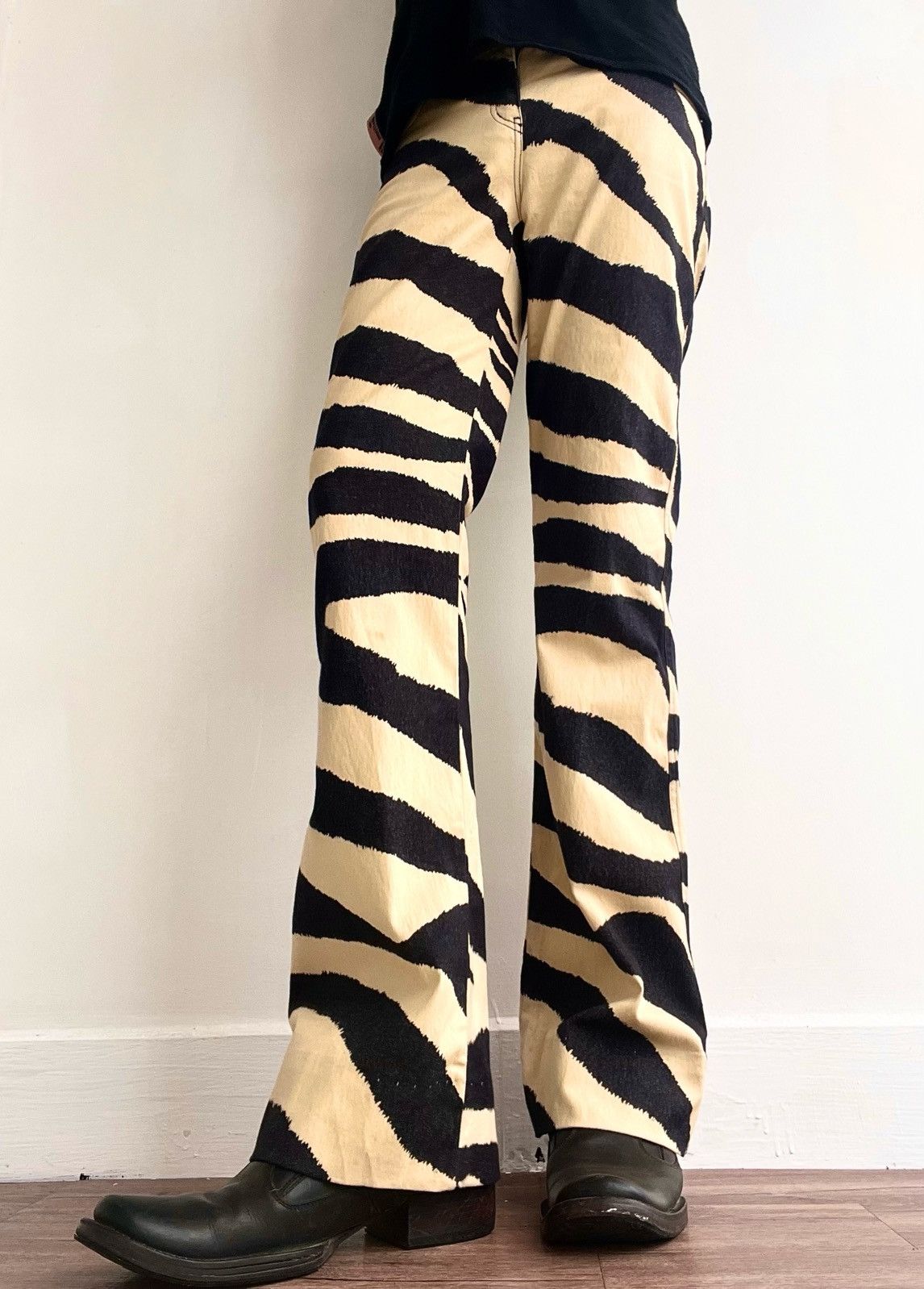 Moschino 00s Moschino Zebra Flared Pants Size US 30 / EU 46 - 4 Thumbnail