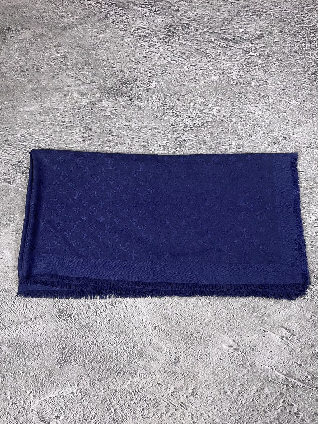 Louis Vuitton Louis Vuitton scarf navy cashmere monogram long Size ONE SIZE - 1 Thumbnail