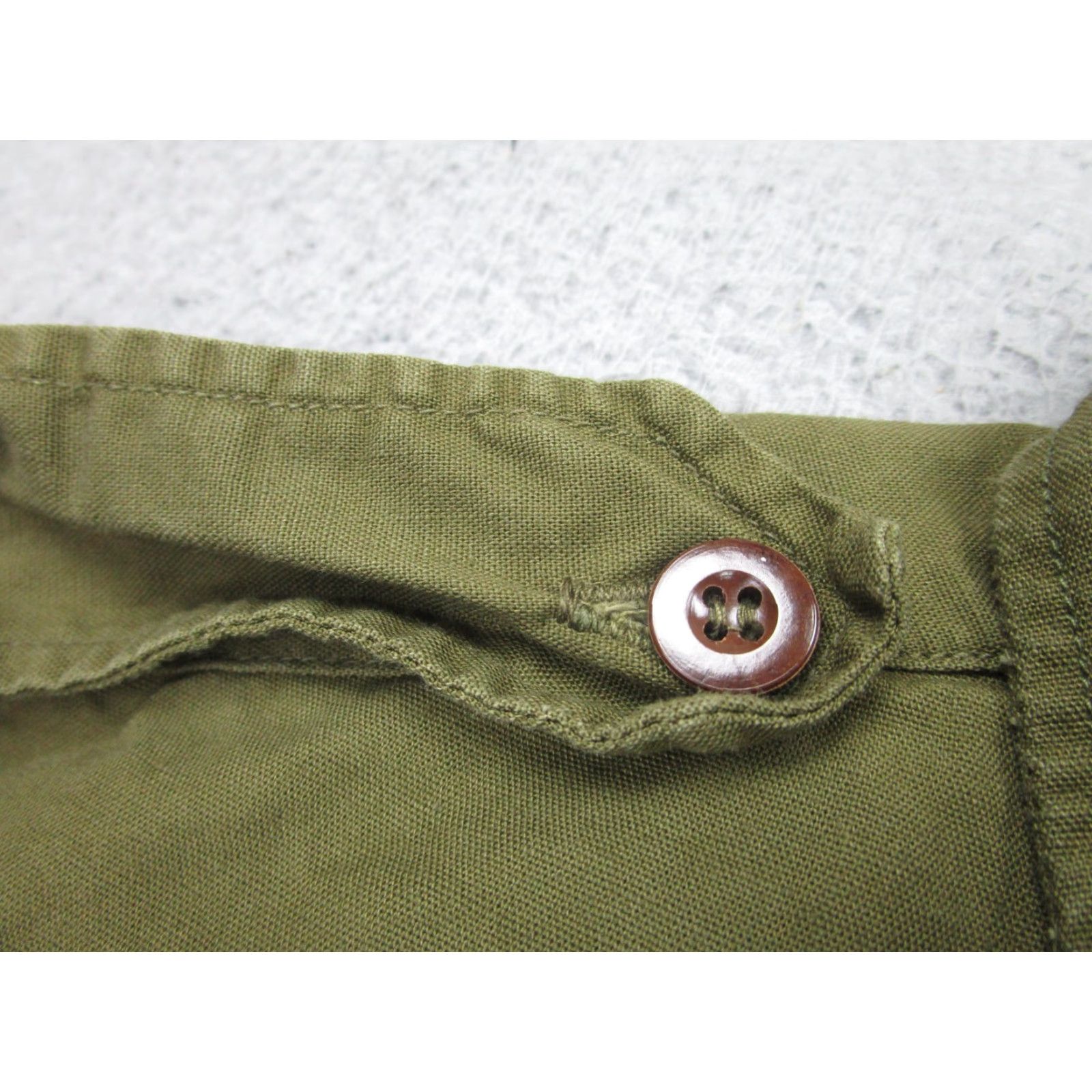 Olive VINTAGE Military Field Shirt Mens Medium Olive Green Epaulet Utility Sanforized Long Sleeve Button-Up Shirt Mens Medium Green military Size US L / EU 52-54 / 3 - 4 Thumbnail