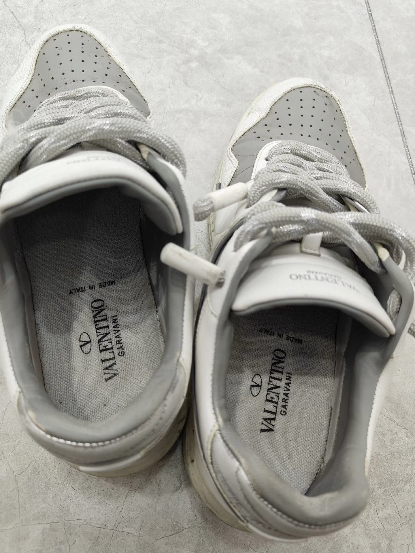 Valentino Valentino Garavani Leather Sneakers K29 Size US 9 / EU 42 - 3 Thumbnail