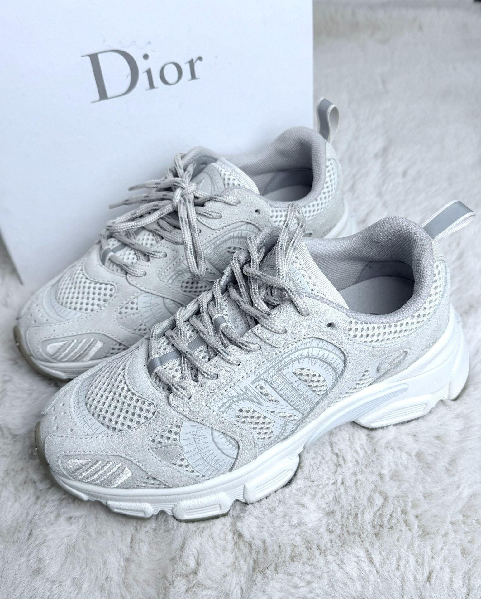 Dior Dior Embroidered White Lowtop Sneakers us_6 Women Size US 6 / IT 36 - 1 Thumbnail