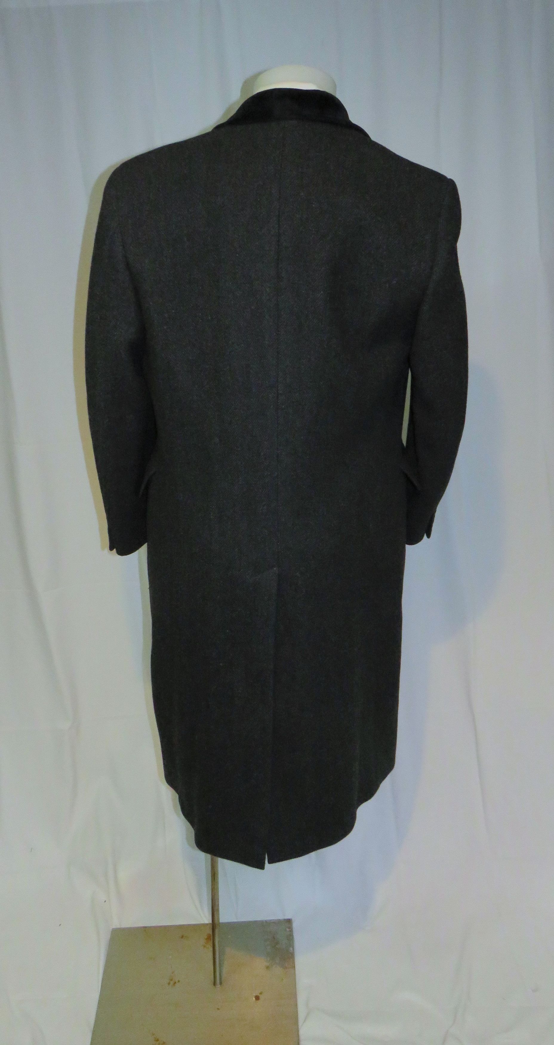 Paul Stuart Gray Herringbone Double Breasted Chesterfield 41R Size US L / EU 52-54 / 3 - 10 Thumbnail