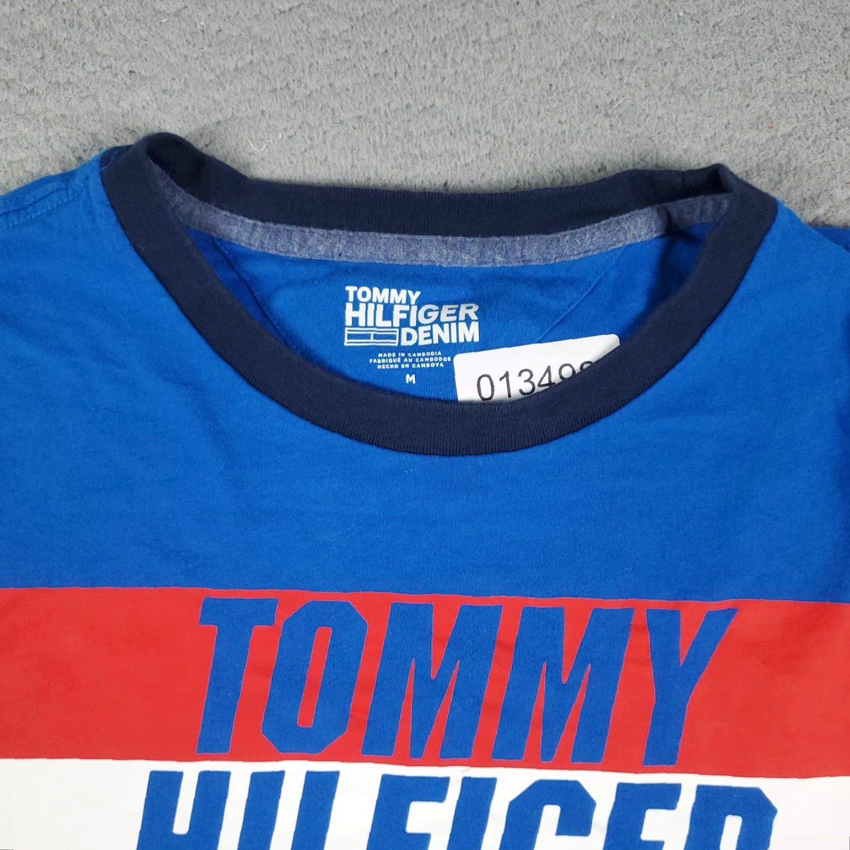 Tommy Hilfiger Tommy Hilfiger T-Shirt | Blue Short Sleeve Crew Neck | Mens Medium | Cotton | Logo Accent | Unisex Adults B07 Size US M / EU 48-50 / 2 - 2 Thumbnail