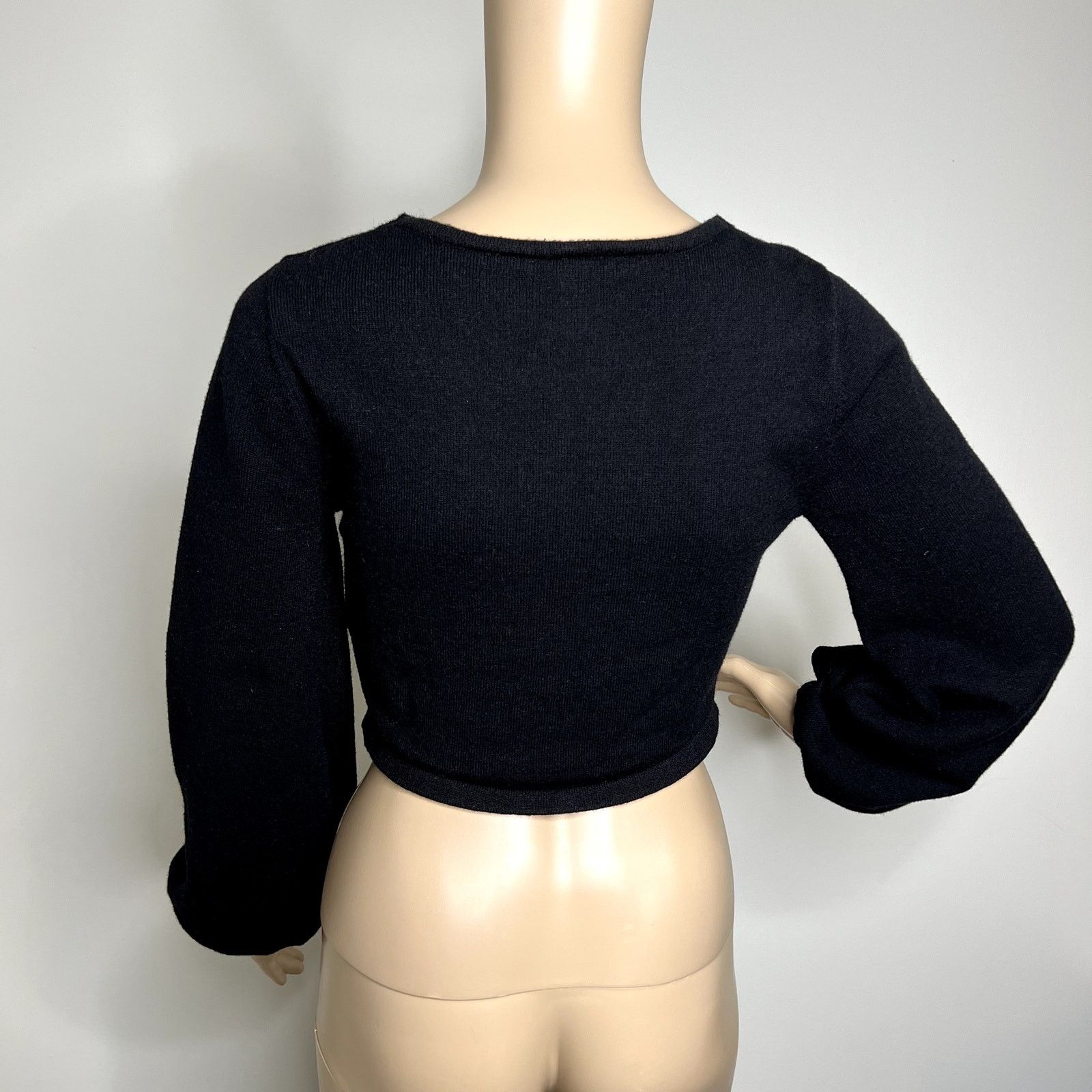 Forever 21 Forever 21 Black Wide Sleeve Tie Sweater Crop Top Size S / US 4 / IT 40 - 3 Thumbnail