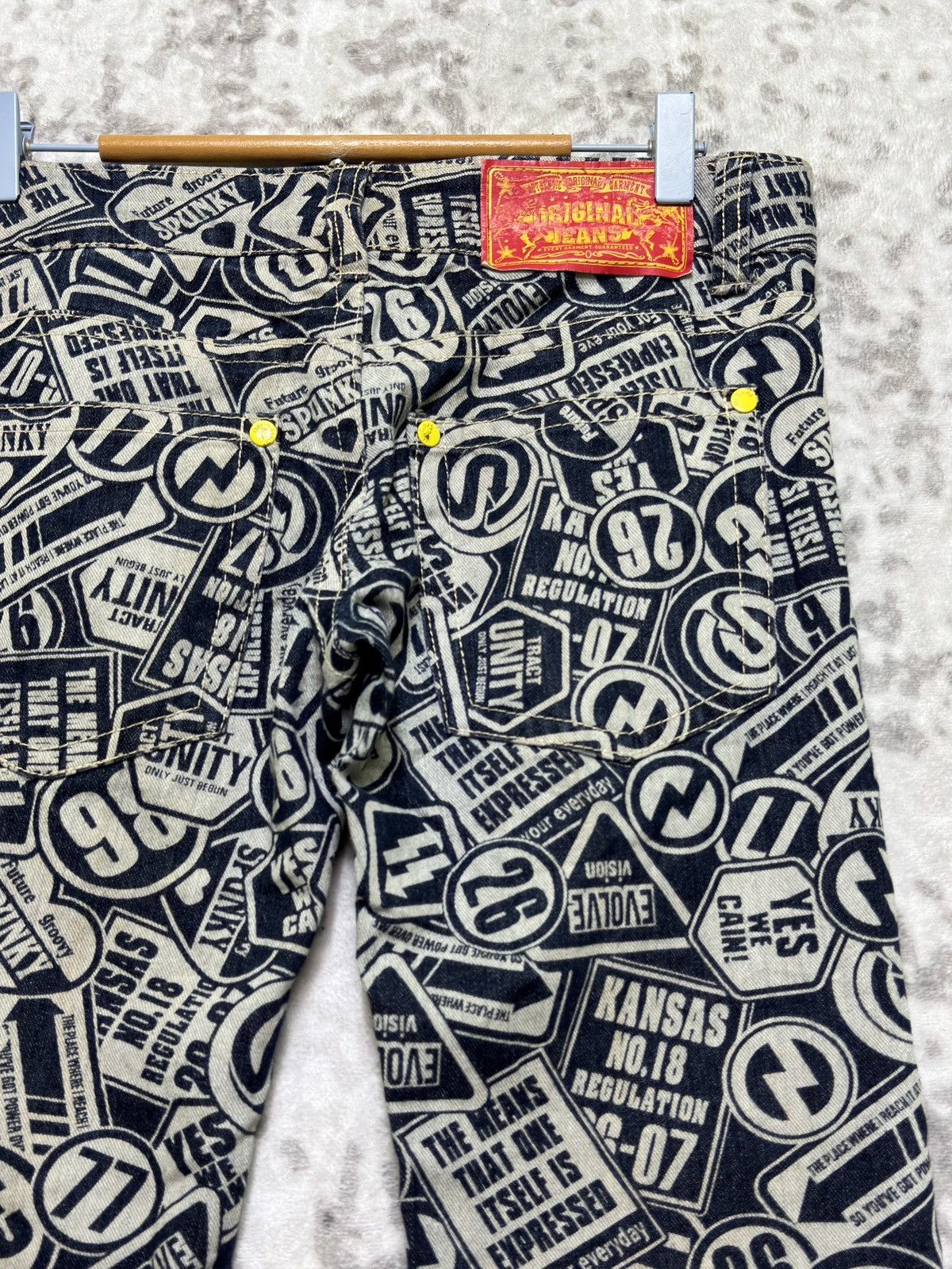 Japanese Brand Vintage Original Jeans All Over Print Low Rise Denim Jeans Size US 29 - 10 Thumbnail