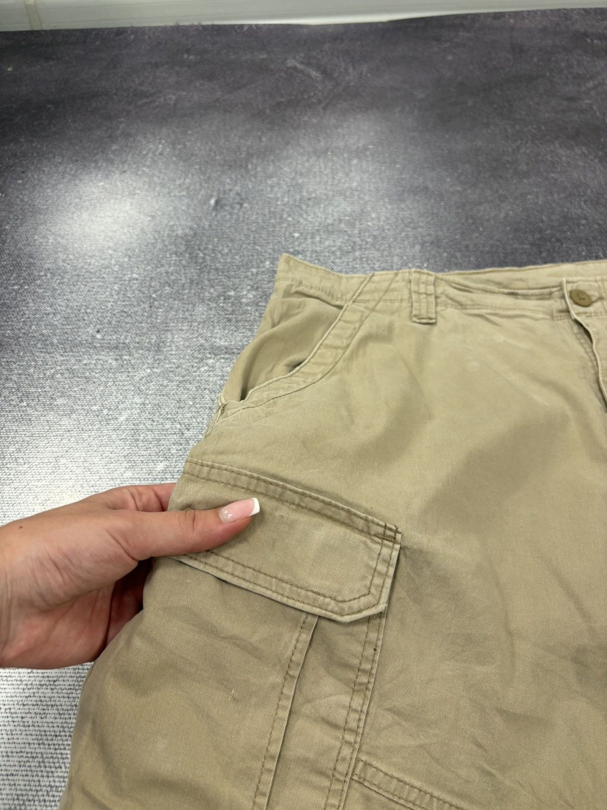Vintage Vintage Wrangler Y2K Utility Hype USA Baggy Cargo Shorts Size US 40 / EU 56 - 5 Thumbnail