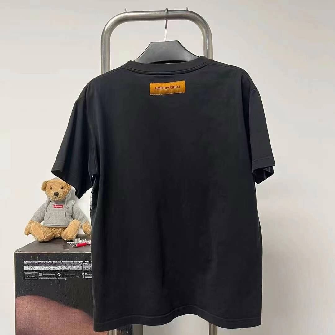 Louis Vuitton LOUIS VUITTON SPRAY CHAIN TEE Size US M / EU 48-50 / 2 - 2 Thumbnail