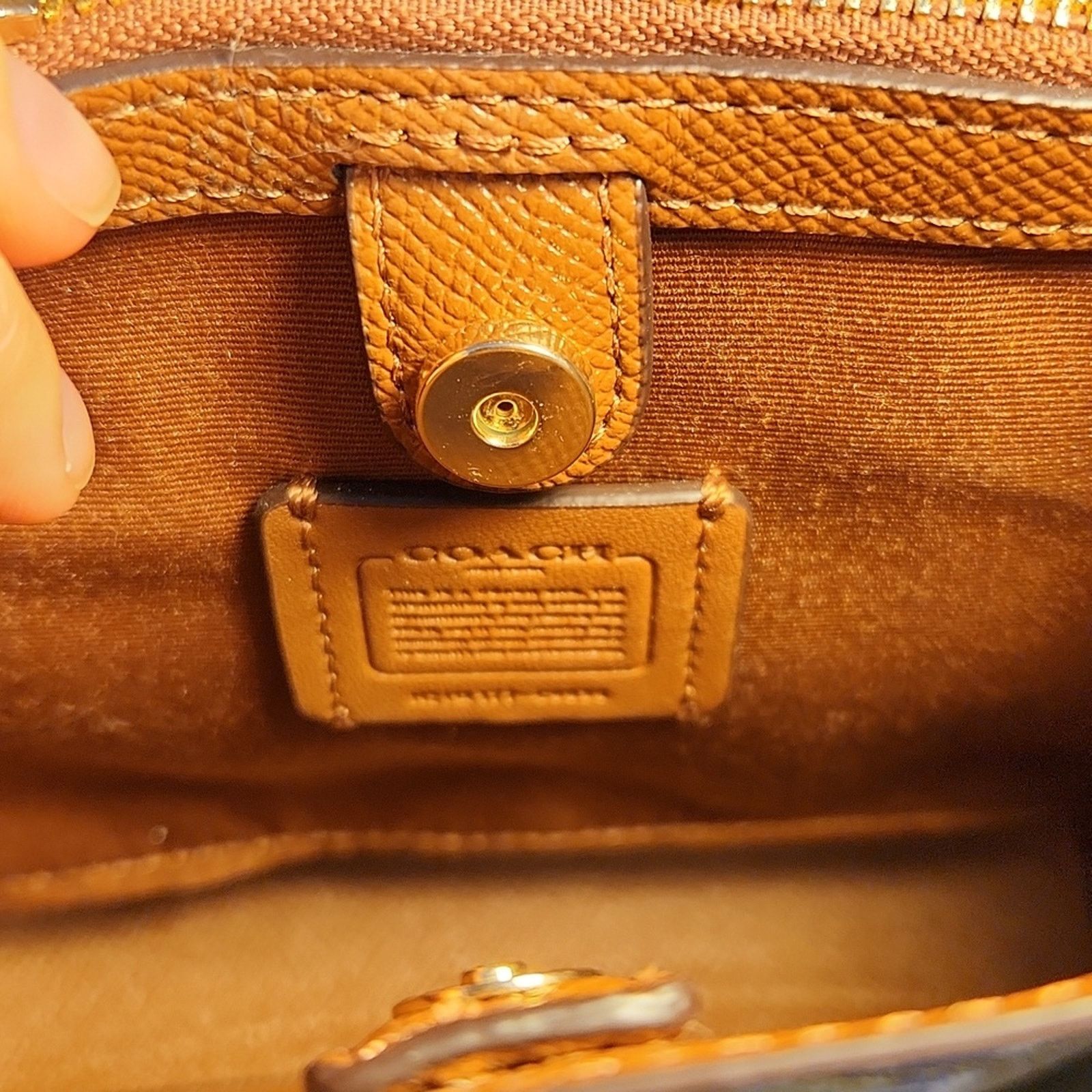 Coach Authenticated Coach Mini Town Bucket Bag Size ONE SIZE - 9 Thumbnail