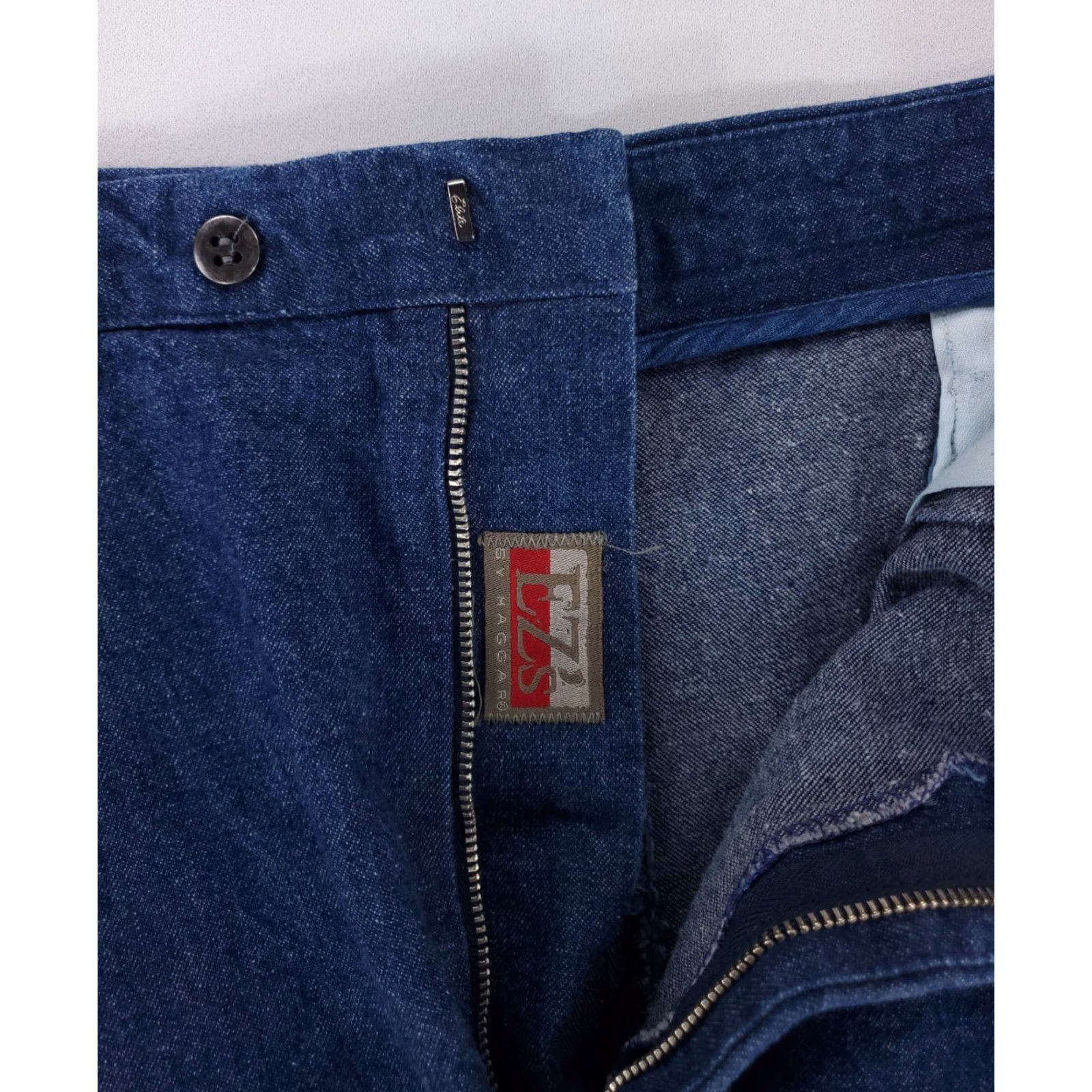 Haggar Haggar VTG Y2K Pleated Denim EZ's Shorts Blue Mens 37 x 6 Actual 38 Regular Men Denim Shorts Mens Blue VTG Y2K Pleated Denim EZ's Shorts Size US 37 - 4 Thumbnail