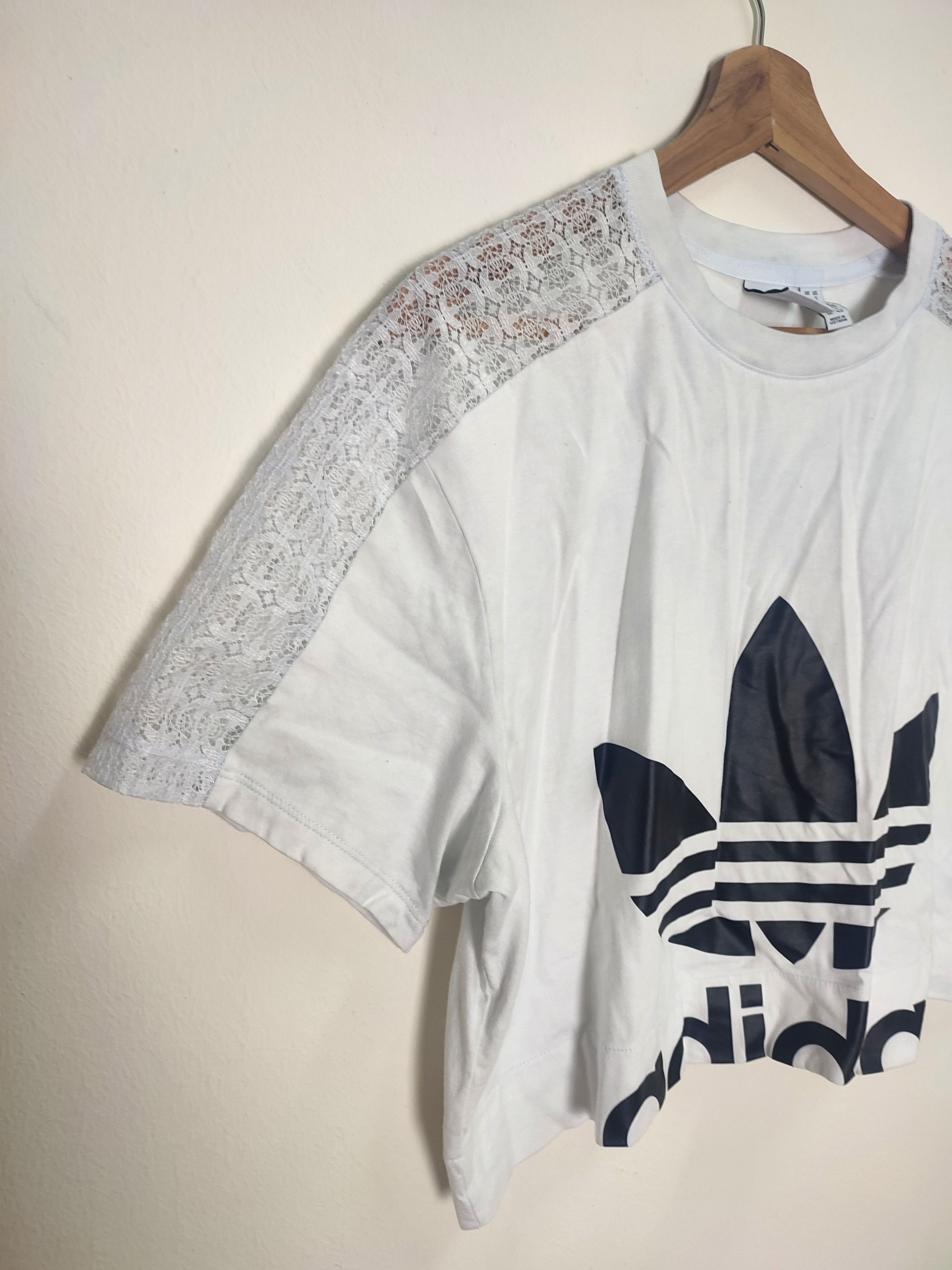 Adidas Adidas Crop Top with Lace Sleeves Size M / US 6-8 / IT 42-44 - 3 Thumbnail
