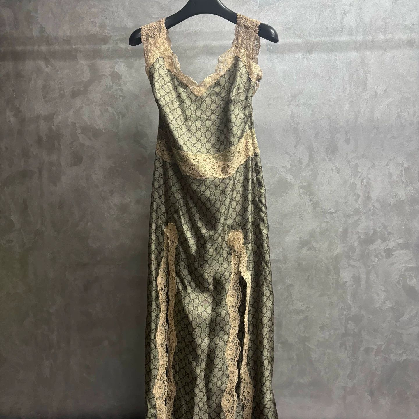Gucci Gucci Retro Printed Green T-Shirt 42 Women Size M / US 6-8 / IT 42-44 - 1 Thumbnail