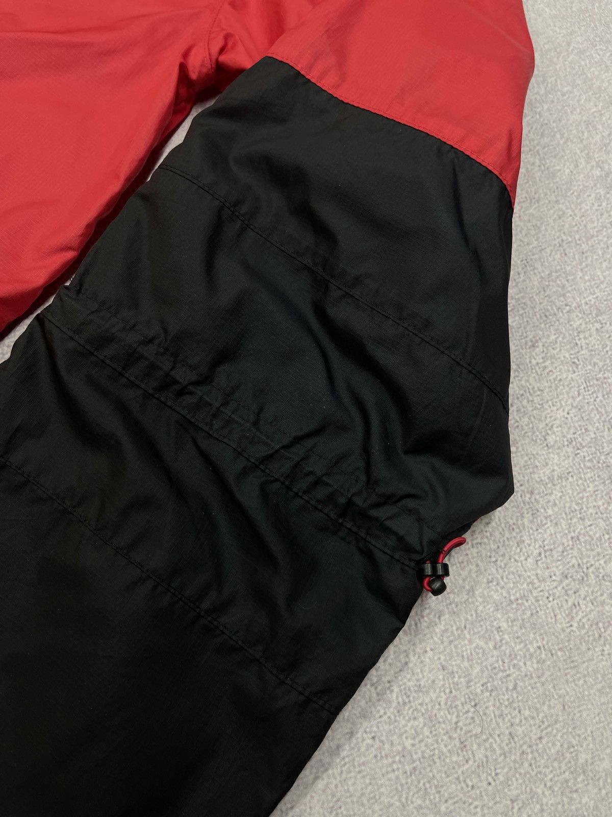 The North Face The North Face Mountain Raincoat Red/Black Outdoor Gorpcore Size US M / EU 48-50 / 2 - 9 Thumbnail
