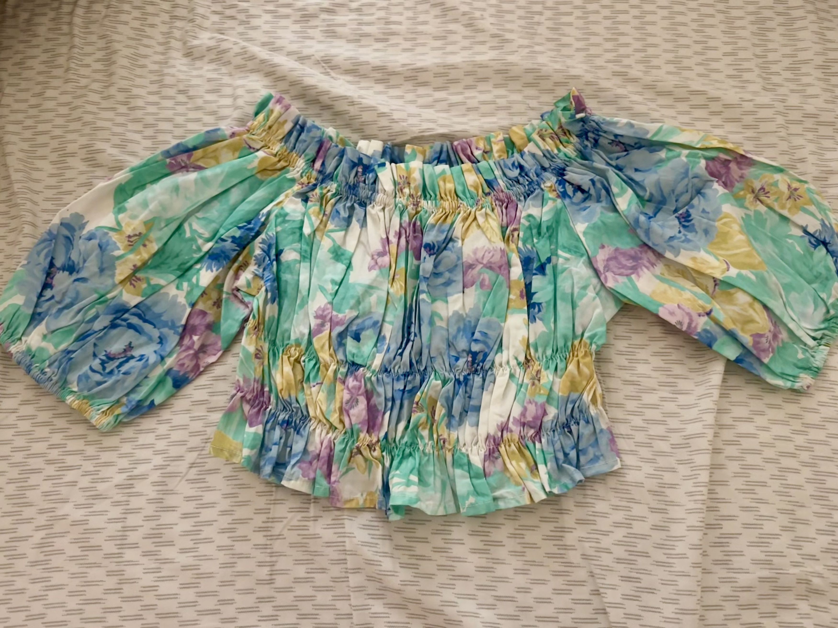 Zara Scrunch Floral Puff Sleeve Crop Top Size XS / US 0-2 / IT 36-38 - 2 Thumbnail