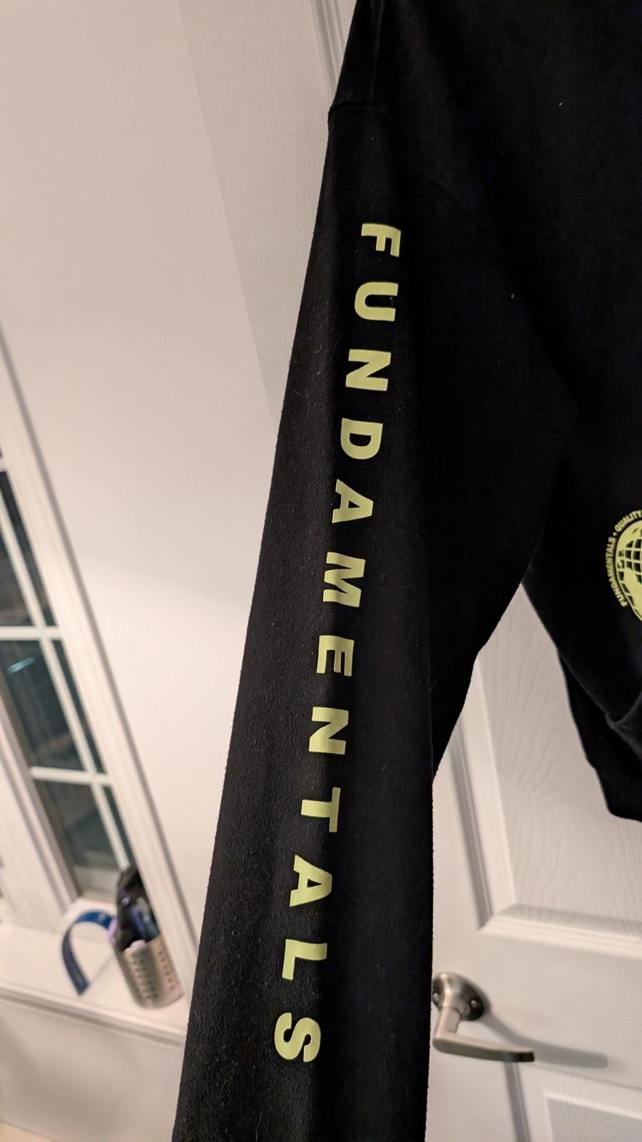 Urban Heritage Urban Heritage Fundamentals Hoodie Black Neon Text Size S/P Size US S / EU 44-46 / 1 - 3 Thumbnail