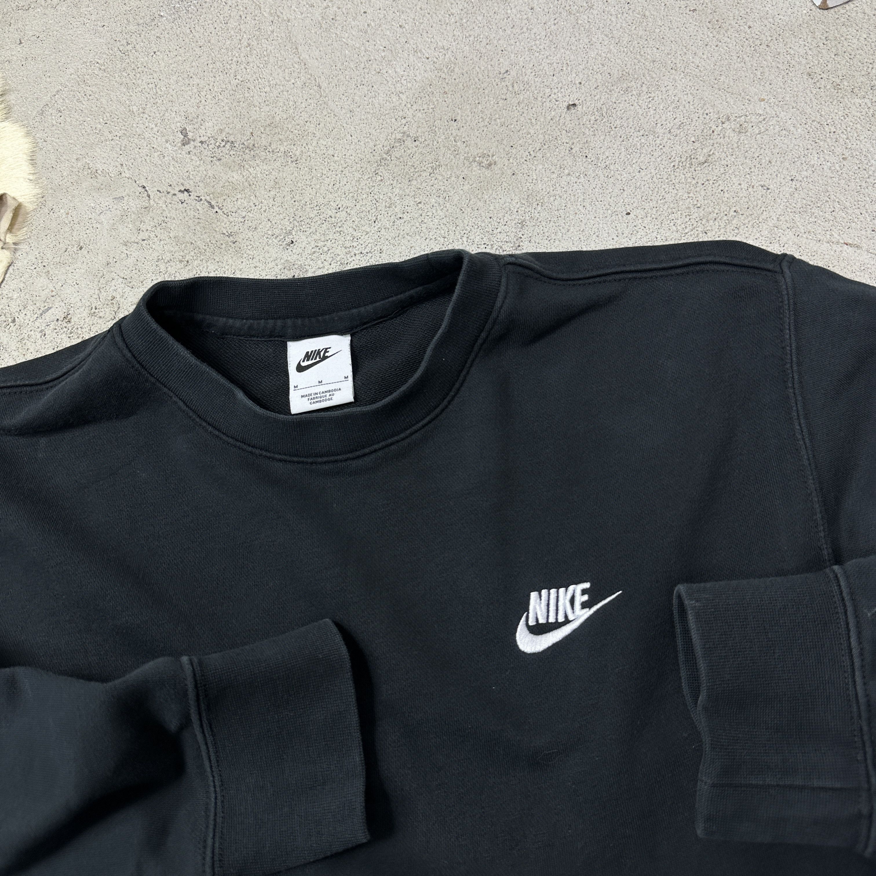 Nike Vintage Streetwear Sporty Skater Nike Sweatshirt Y2K Size US M / EU 48-50 / 2 - 3 Thumbnail