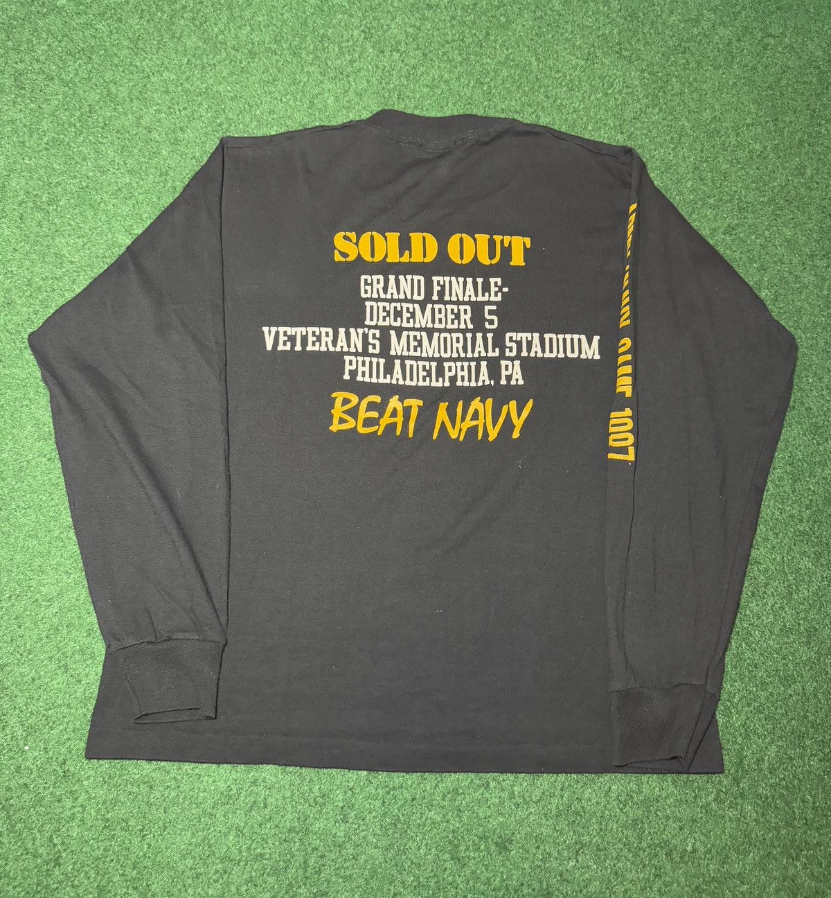 Vintage Vintage 80s Army Navy College Football Long Sleeve T Shirt Size US L / EU 52-54 / 3 - 3 Thumbnail