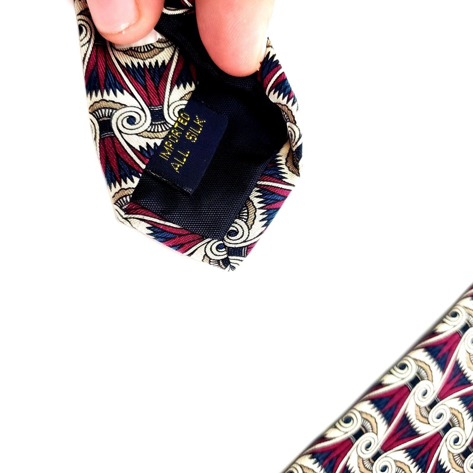 Michael Kors Michael Kors Parisian Silk Tie Print Red Geometric Short Size ONE SIZE - 4 Thumbnail