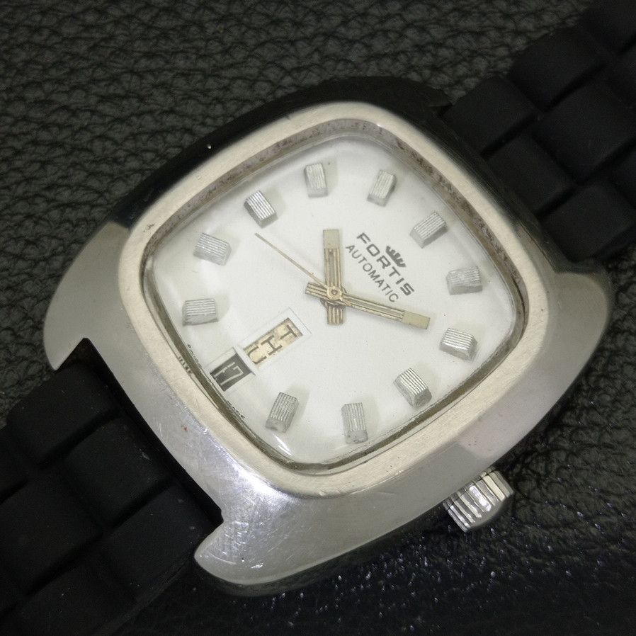 Fortis RARE SWISS MENS FORTIS DAY/DATE @ 6 AUTO WATCH a425146-R Size 38 - 6 Thumbnail